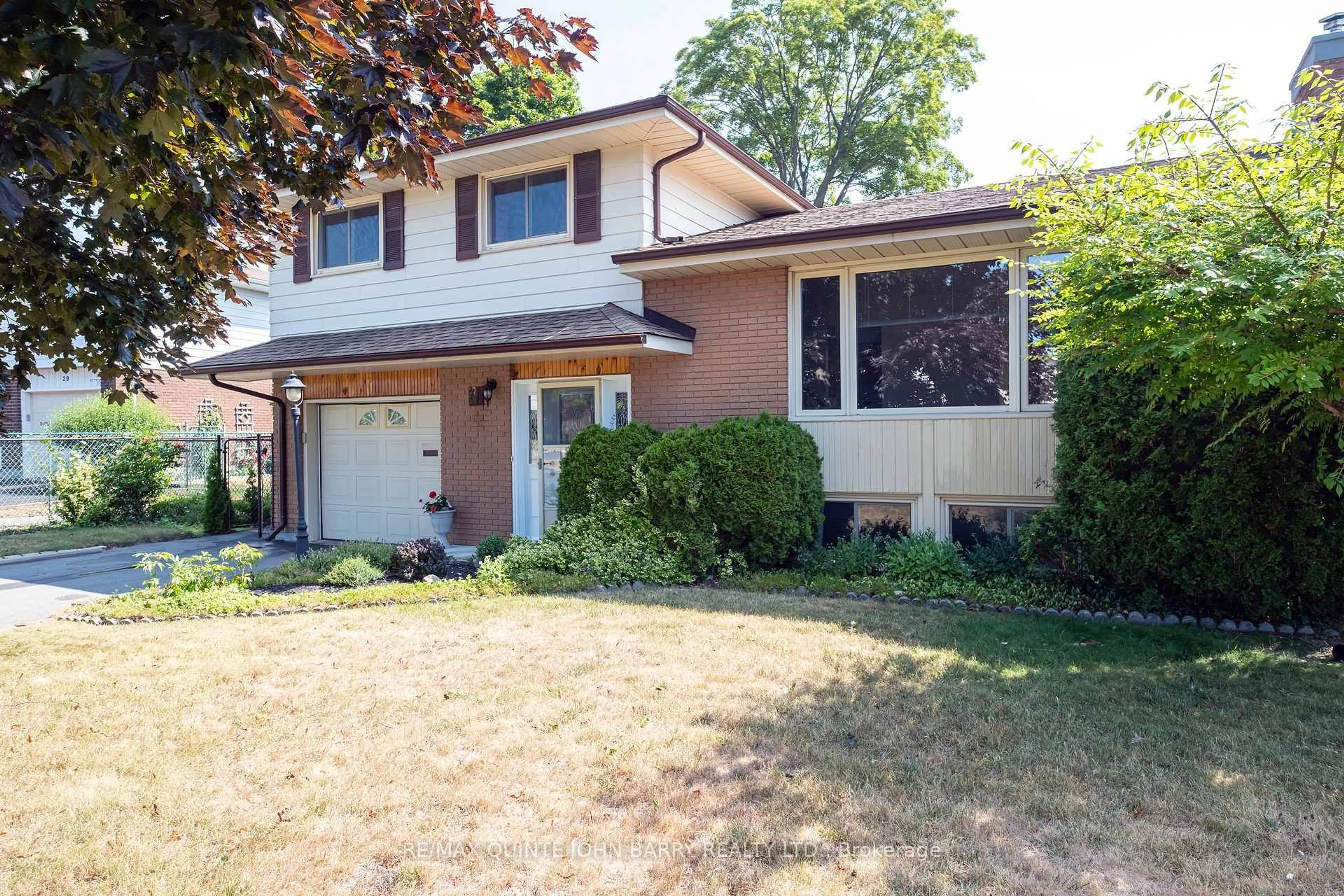 Home with vinyl exterior material, street for 31 O'Neil Cres, Quinte West Ontario K8V 5Y5