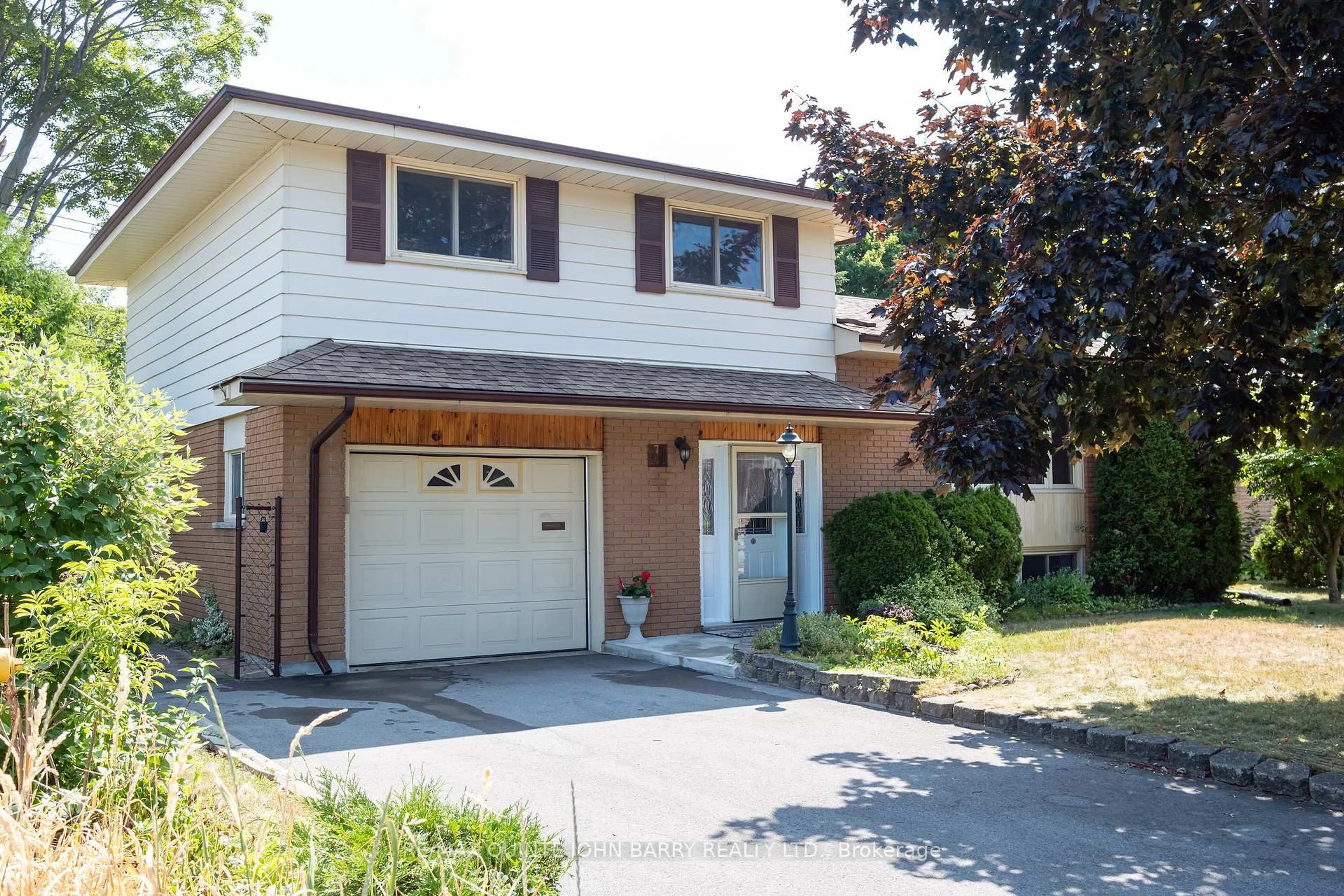 Home with vinyl exterior material, street for 31 O'Neil Cres, Quinte West Ontario K8V 5Y5