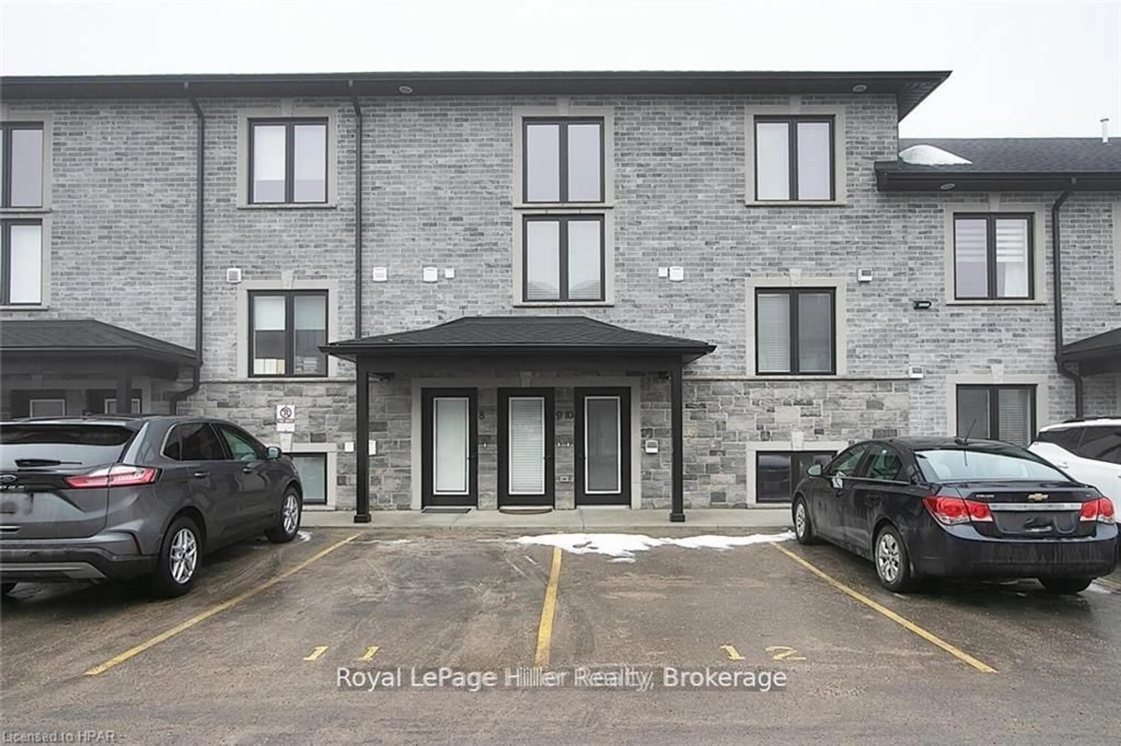 Indoor foyer for 3194 Vivian Line 37 Line #9, Stratford Ontario N5A 0J8