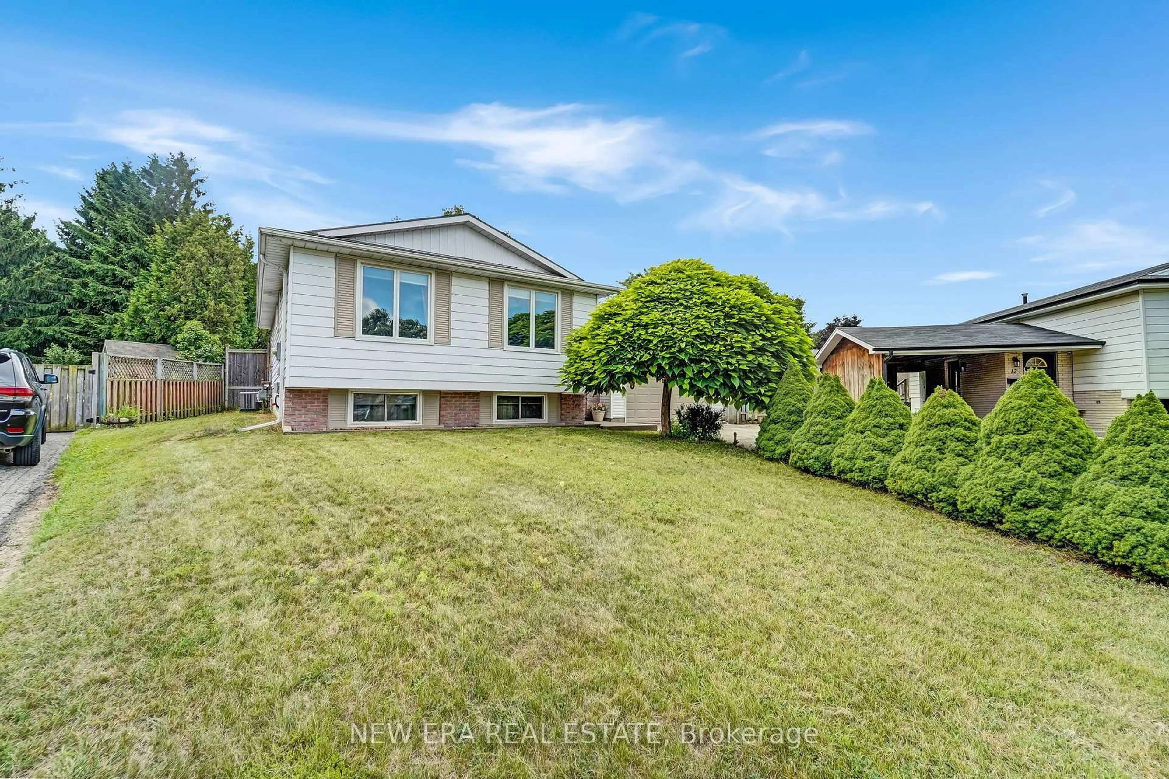 A pic from outside/outdoor area/front of a property/back of a property/a pic from drone, street for 14 Thistledown Dr, Brantford Ontario N3R 6R9