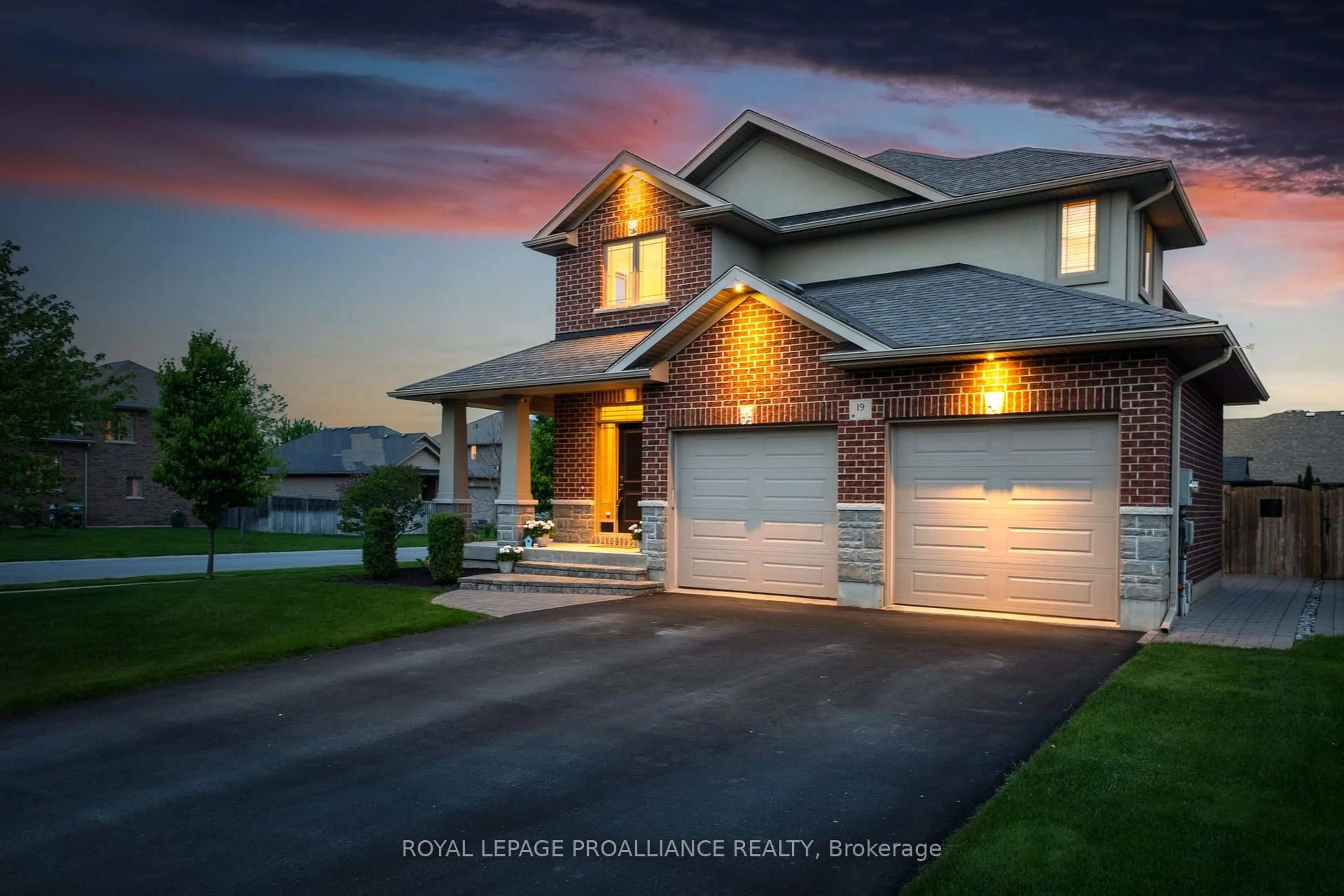 Home with vinyl exterior material, street for 19 Scenic Dr, Belleville Ontario K8N 0C2