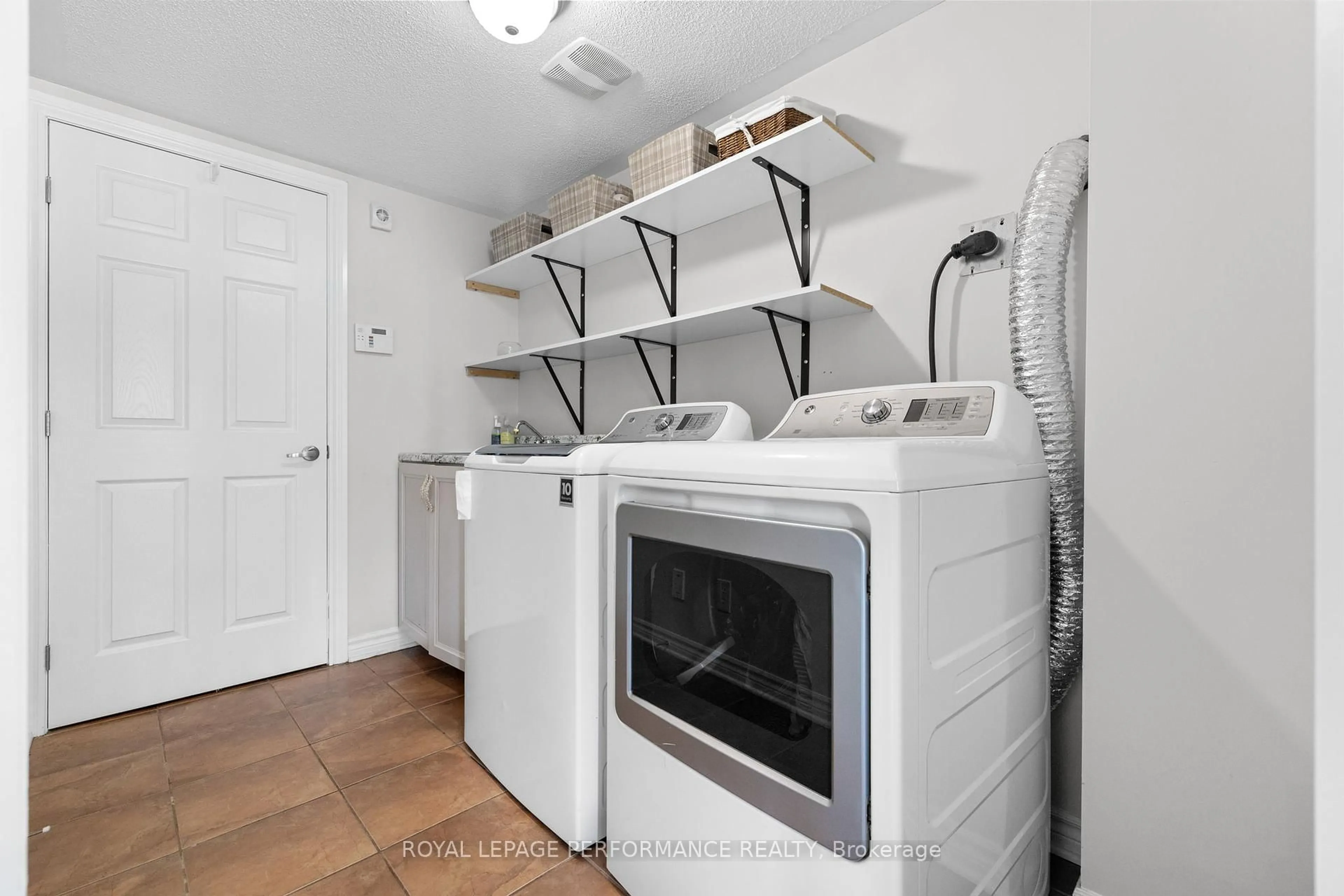 Laundry room for 2527 Waterlilly Way, Ottawa Ontario K2J 0K2