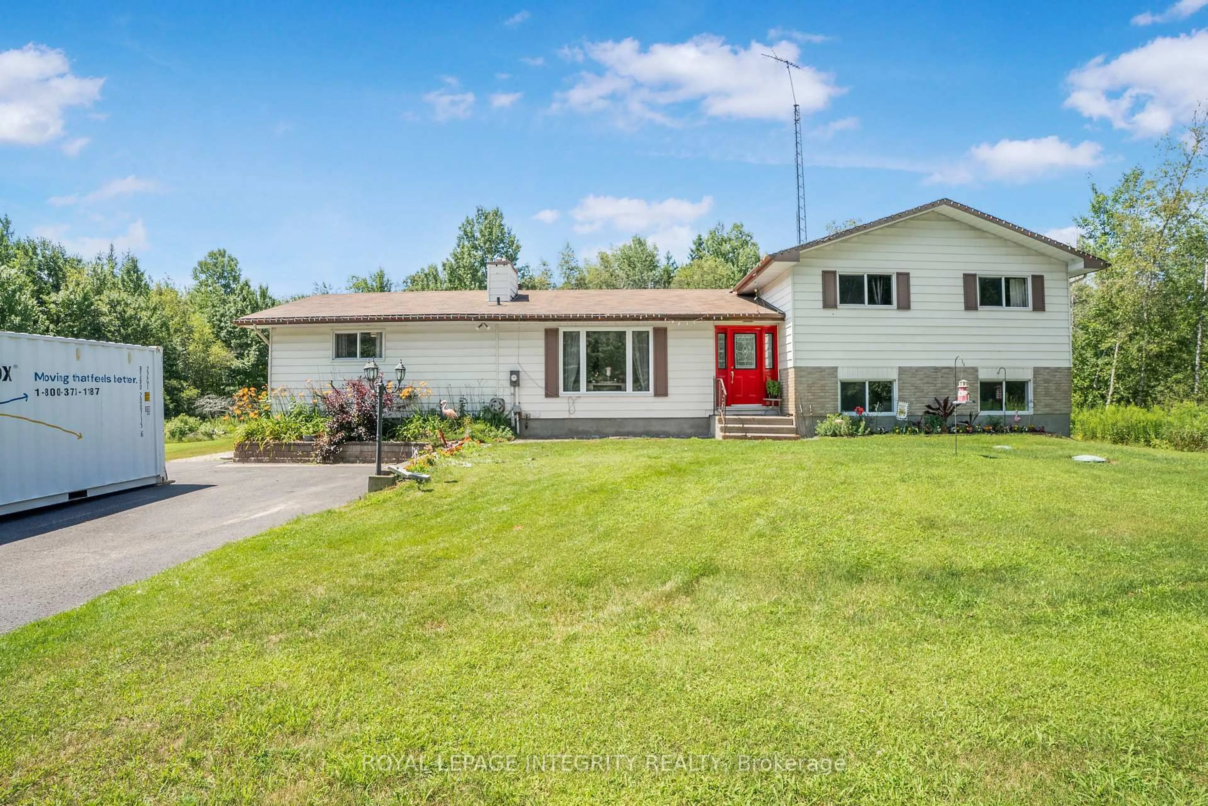 A pic from outside/outdoor area/front of a property/back of a property/a pic from drone, unknown for 271 County Rd 19 Rd, Alfred and Plantagenet Ontario K0A 3K0