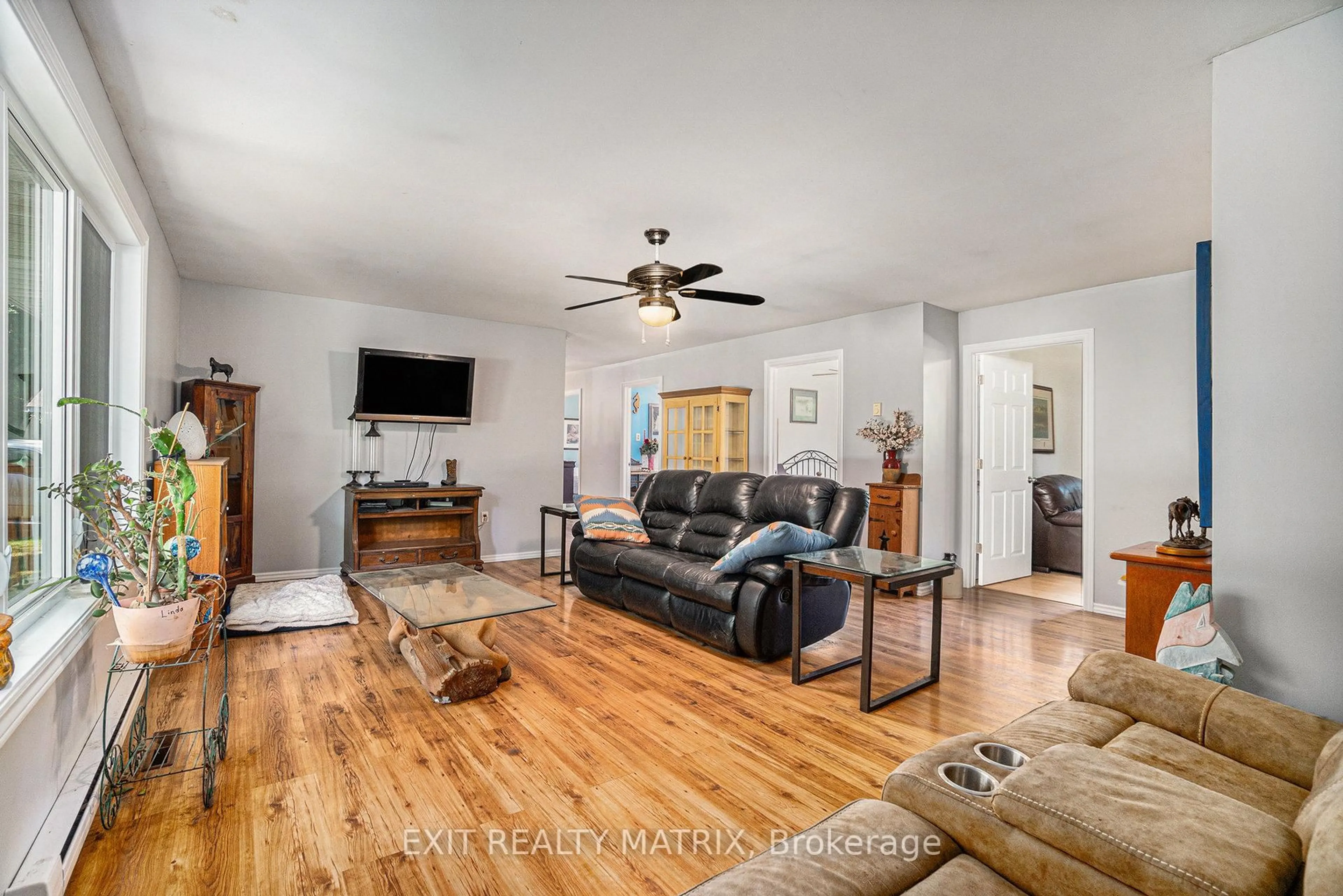Living room with furniture, unknown for 21111 Concession rd 8 Rd, South Glengarry Ontario K0C 1L0