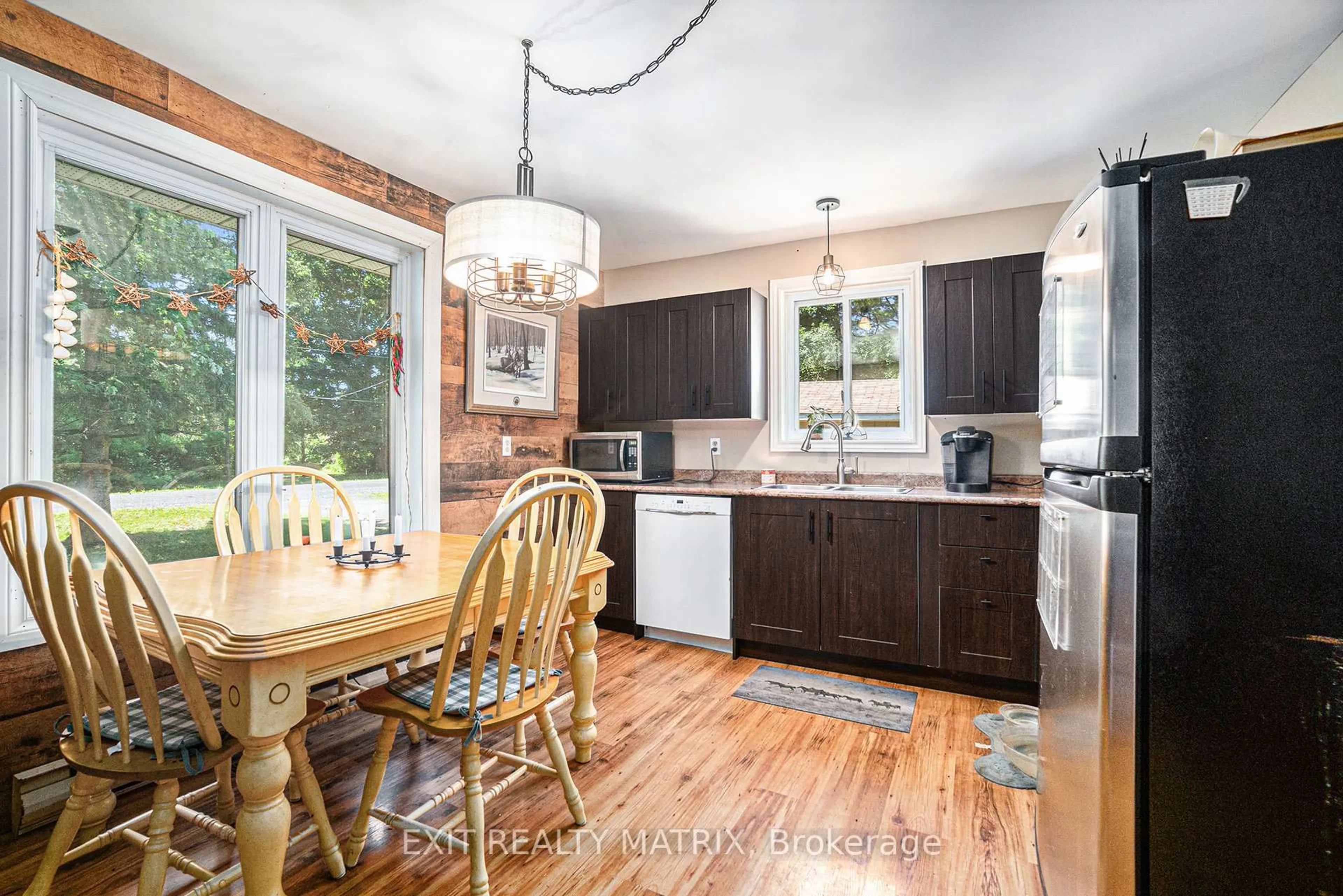 Open concept kitchen, wood/laminate floor for 21111 Concession rd 8 Rd, South Glengarry Ontario K0C 1L0