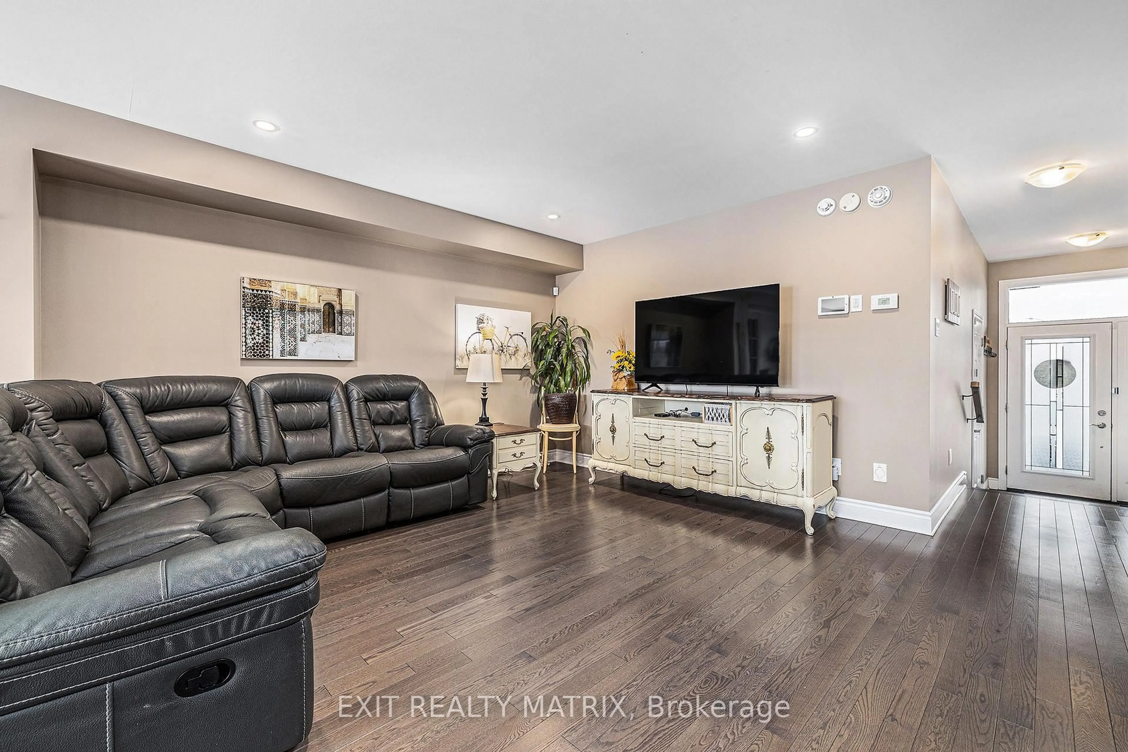 Living room with furniture, unknown for 214 Argile St, Casselman Ontario K0A 1M0