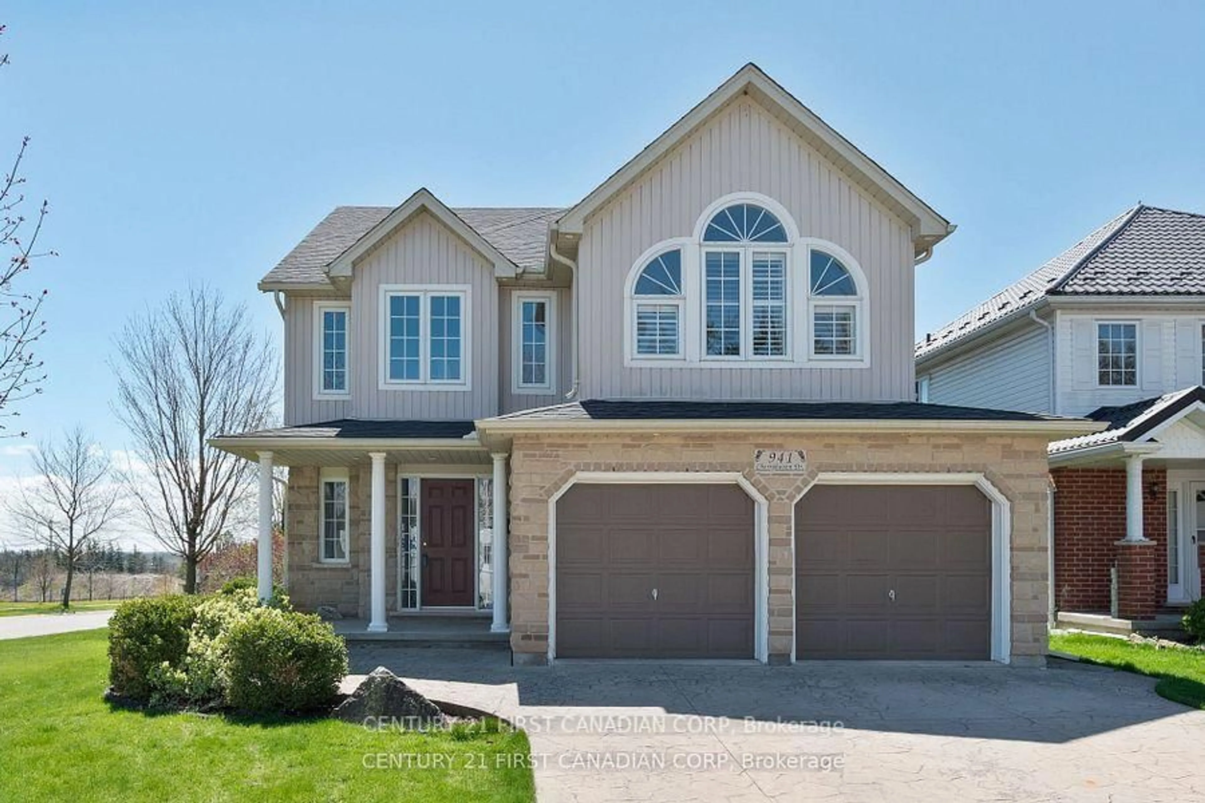 Home with vinyl exterior material, street for 941 Cherryhaven Dr, London South Ontario N6K 4B1