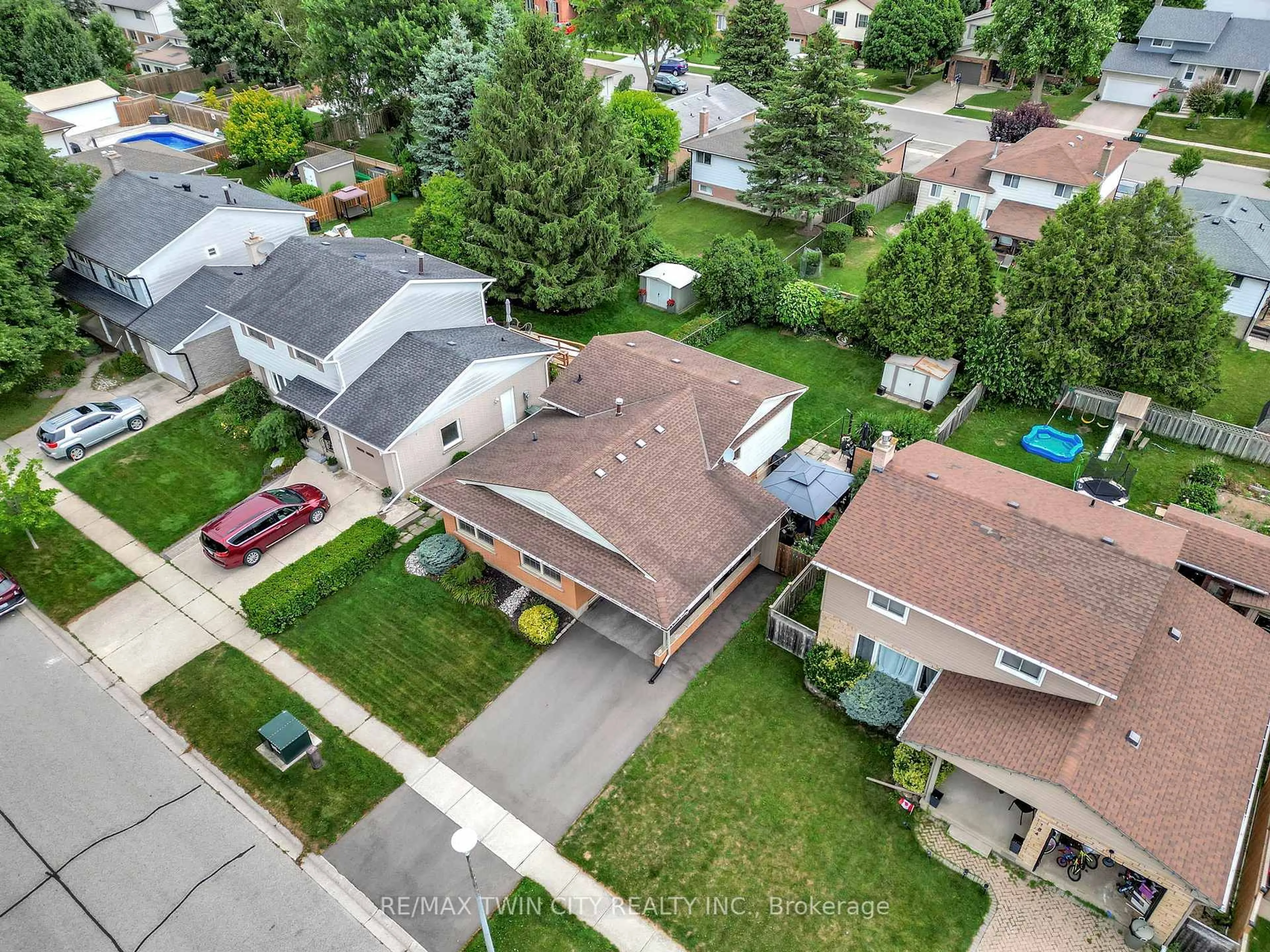 A pic from outside/outdoor area/front of a property/back of a property/a pic from drone, street for 188 Abbott Pl, Woodstock Ontario N4S 8J7