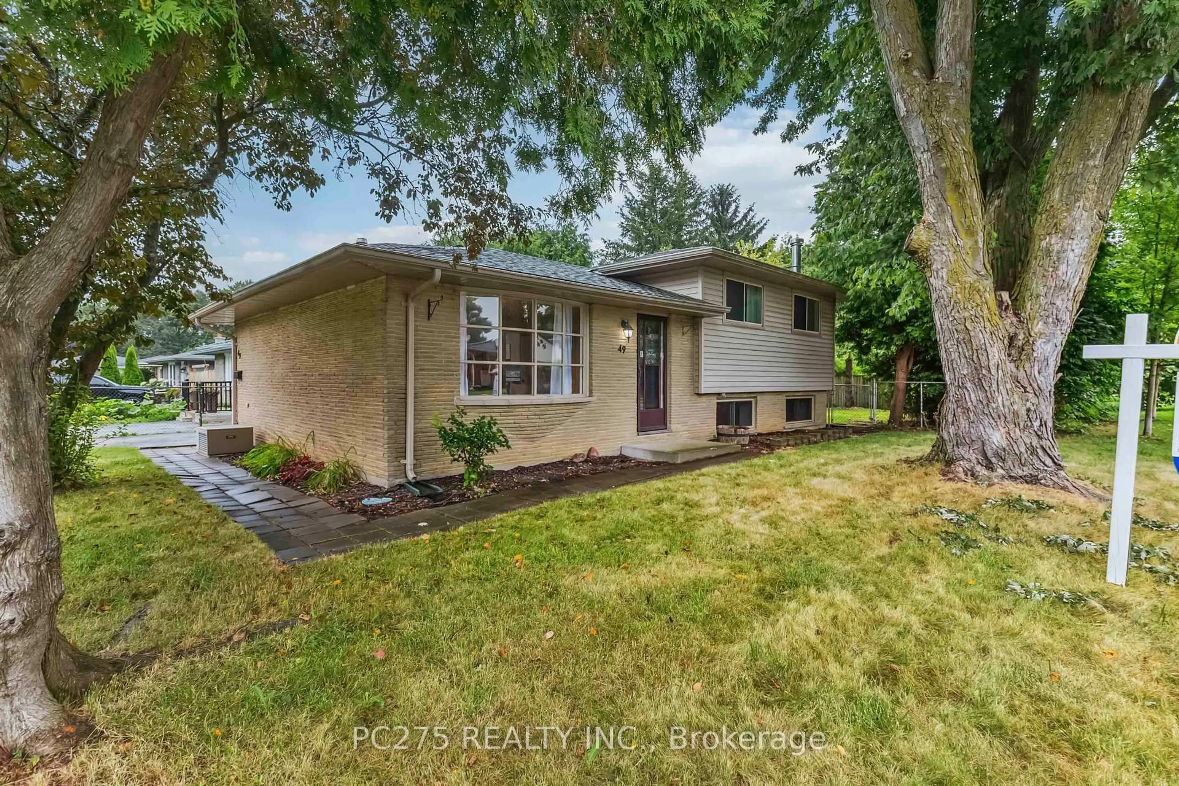 Home with vinyl exterior material, street for 49 Frobisher Cres, London East Ontario N5V 1G7
