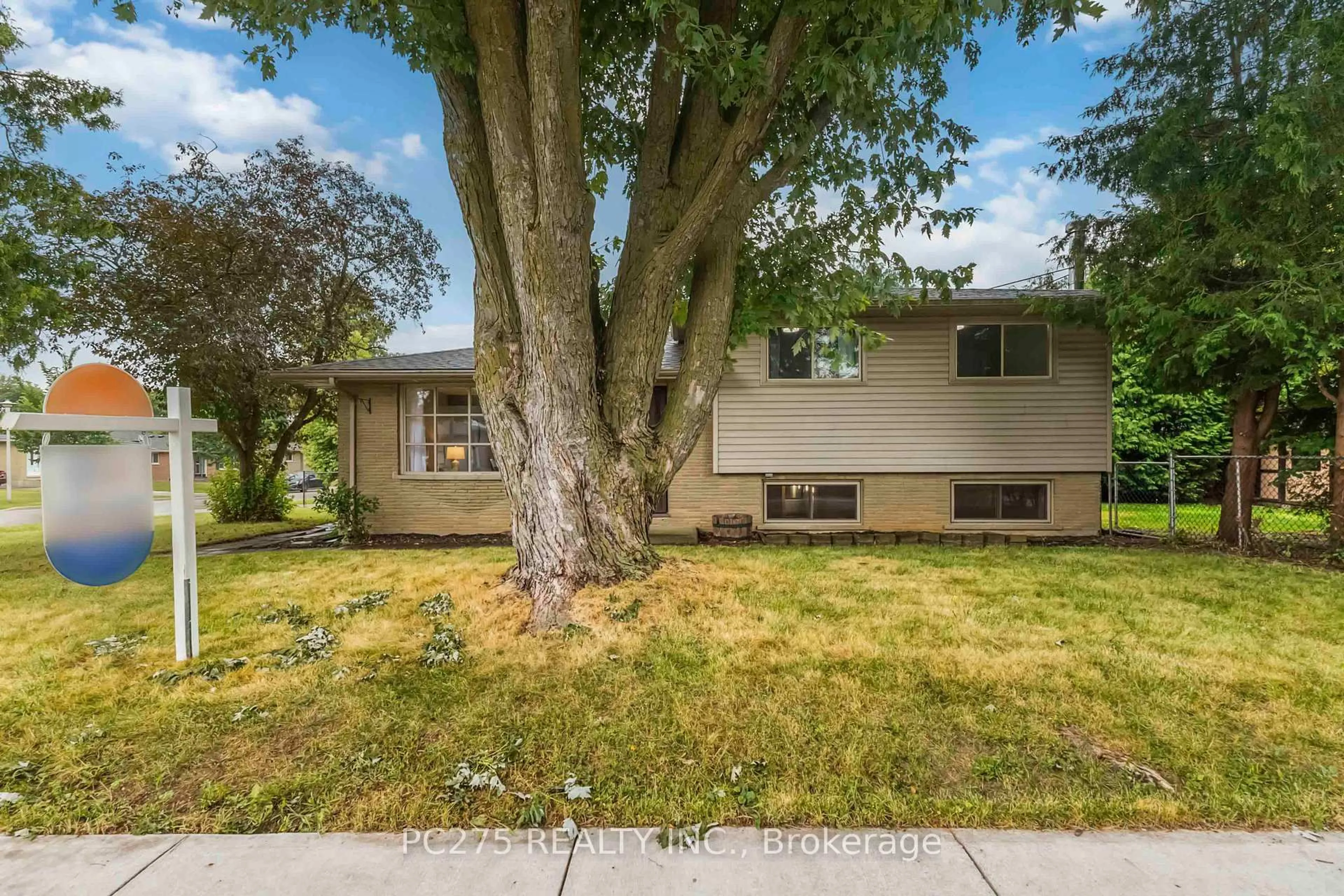 Home with vinyl exterior material, street for 49 Frobisher Cres, London East Ontario N5V 1G7