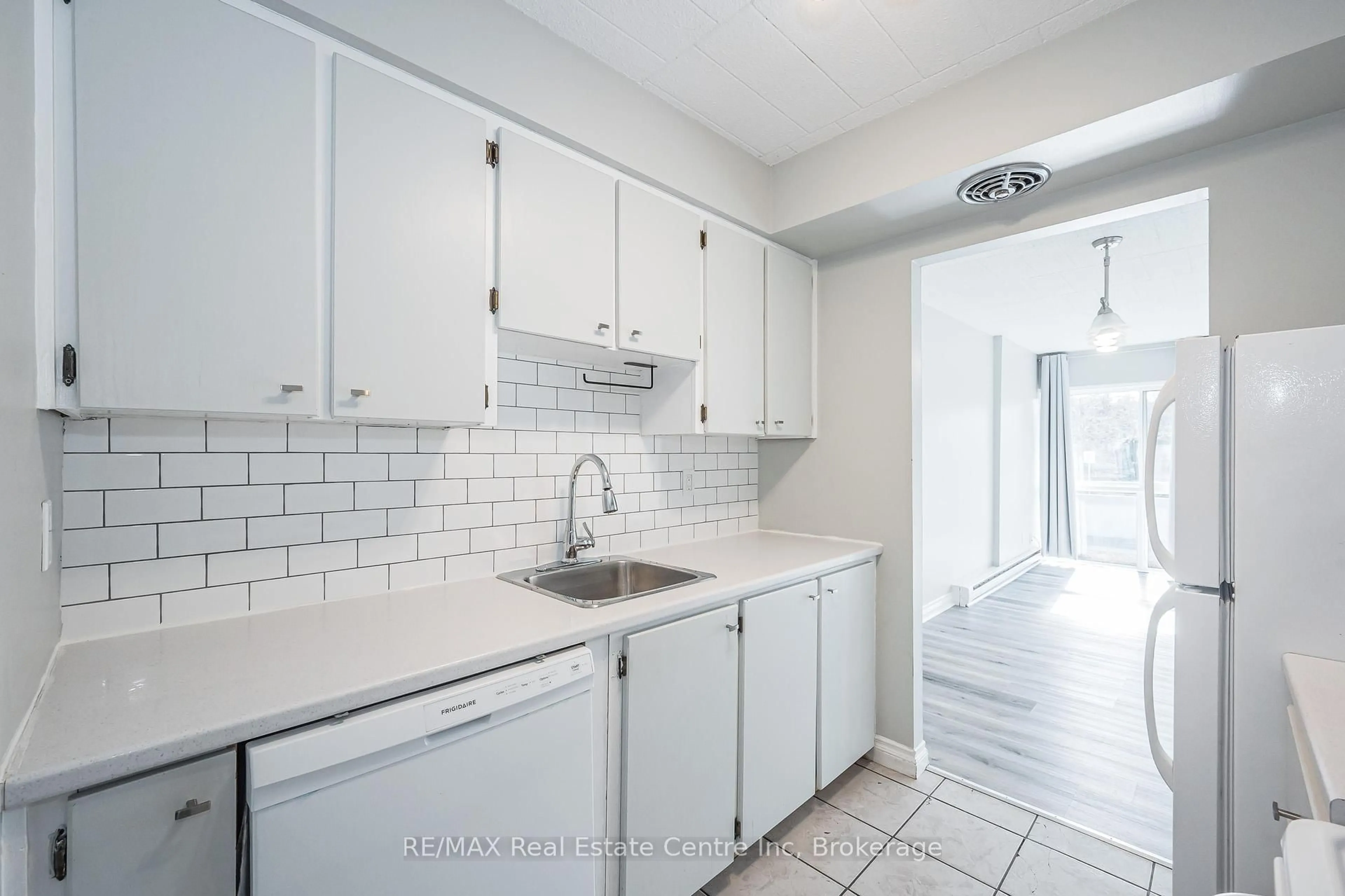 Standard kitchen, ceramic/tile floor for 105 CONROY Cres #102, Guelph Ontario N1G 2V5