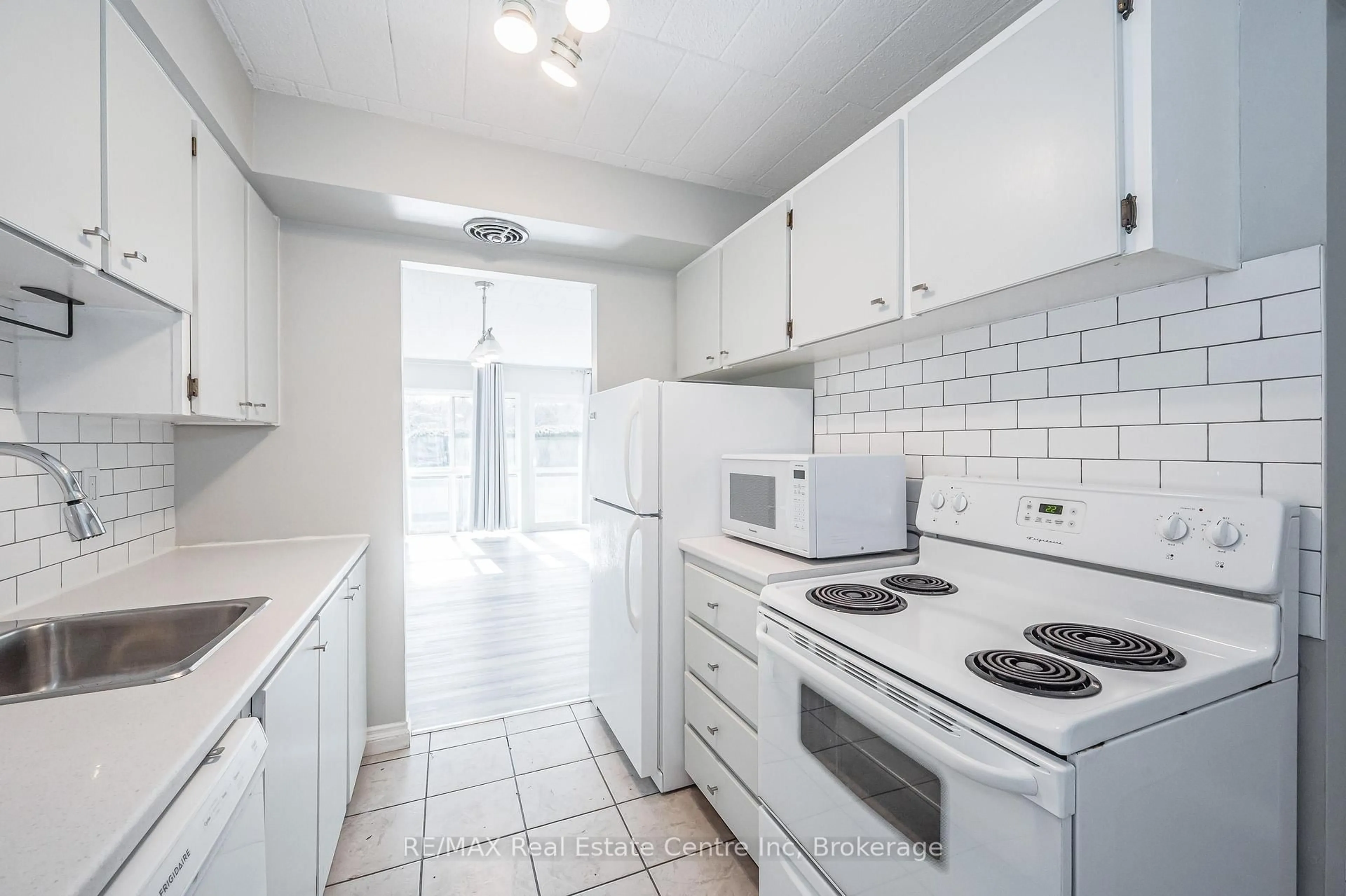 Standard kitchen, unknown for 105 CONROY Cres #102, Guelph Ontario N1G 2V5