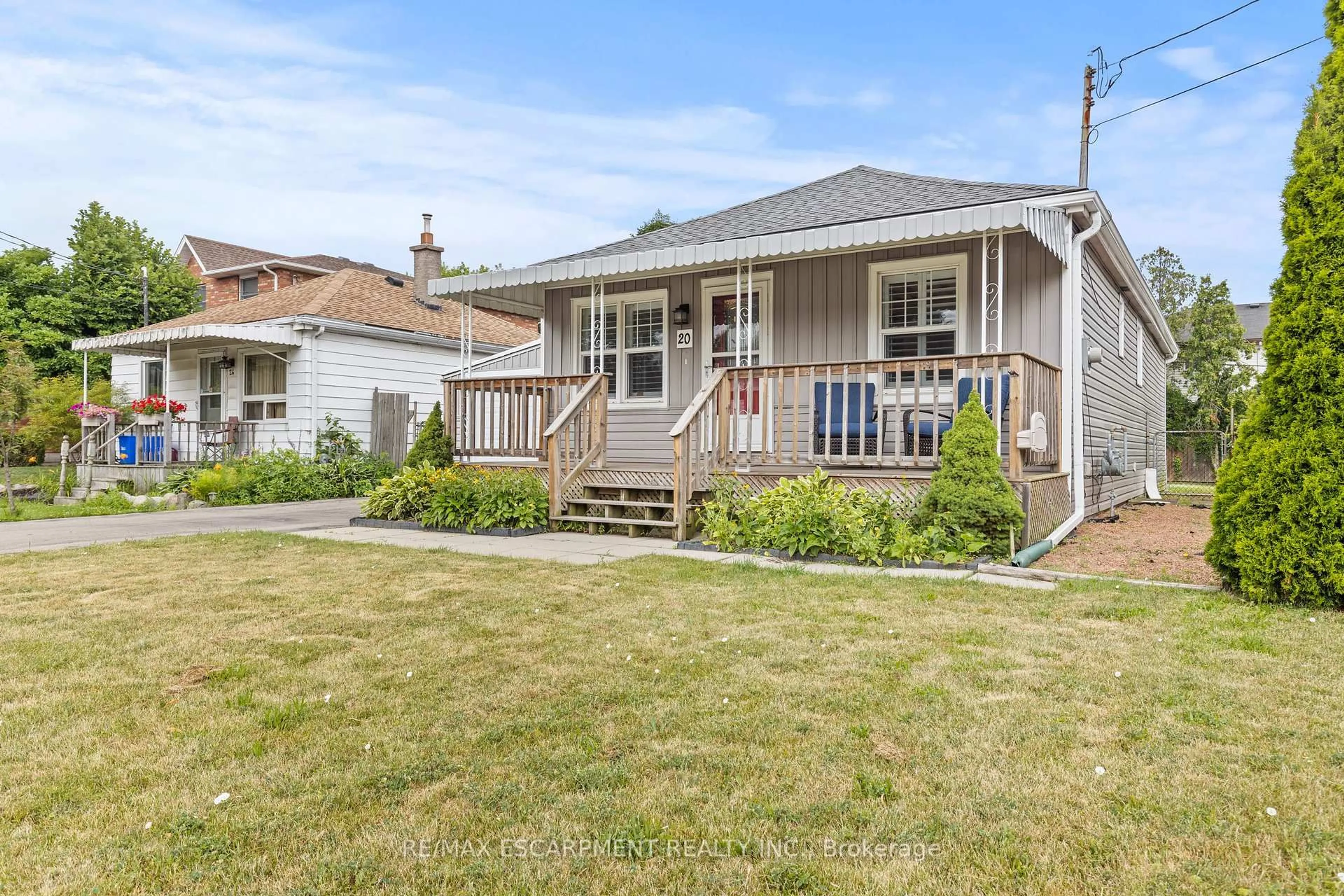 Home with vinyl exterior material, street for 20 Dodson St, Hamilton Ontario L9A 3K6