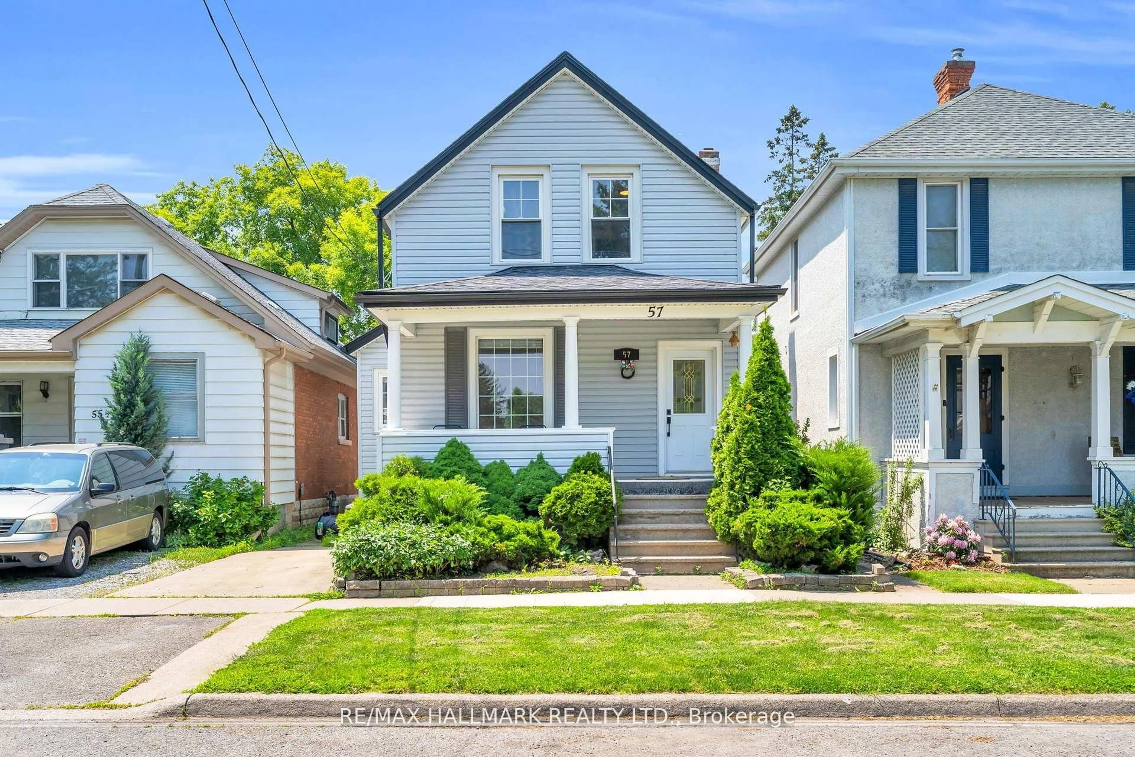 Home with vinyl exterior material, street for 57 Henry St, St. Catharines Ontario L2R 5T7