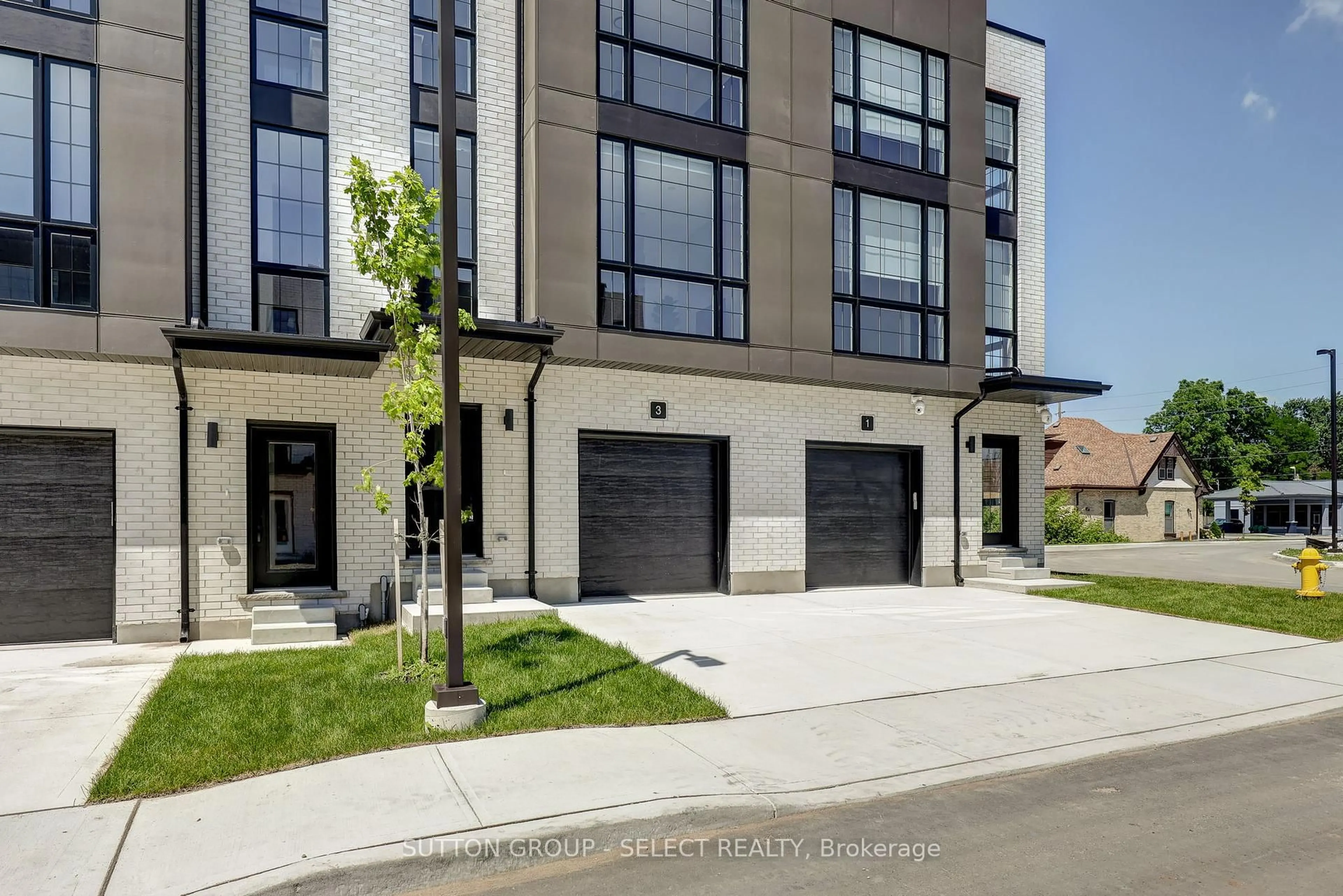Home with brick exterior material, street for 2500 MAIN St #3, London South Ontario N6P 1T5
