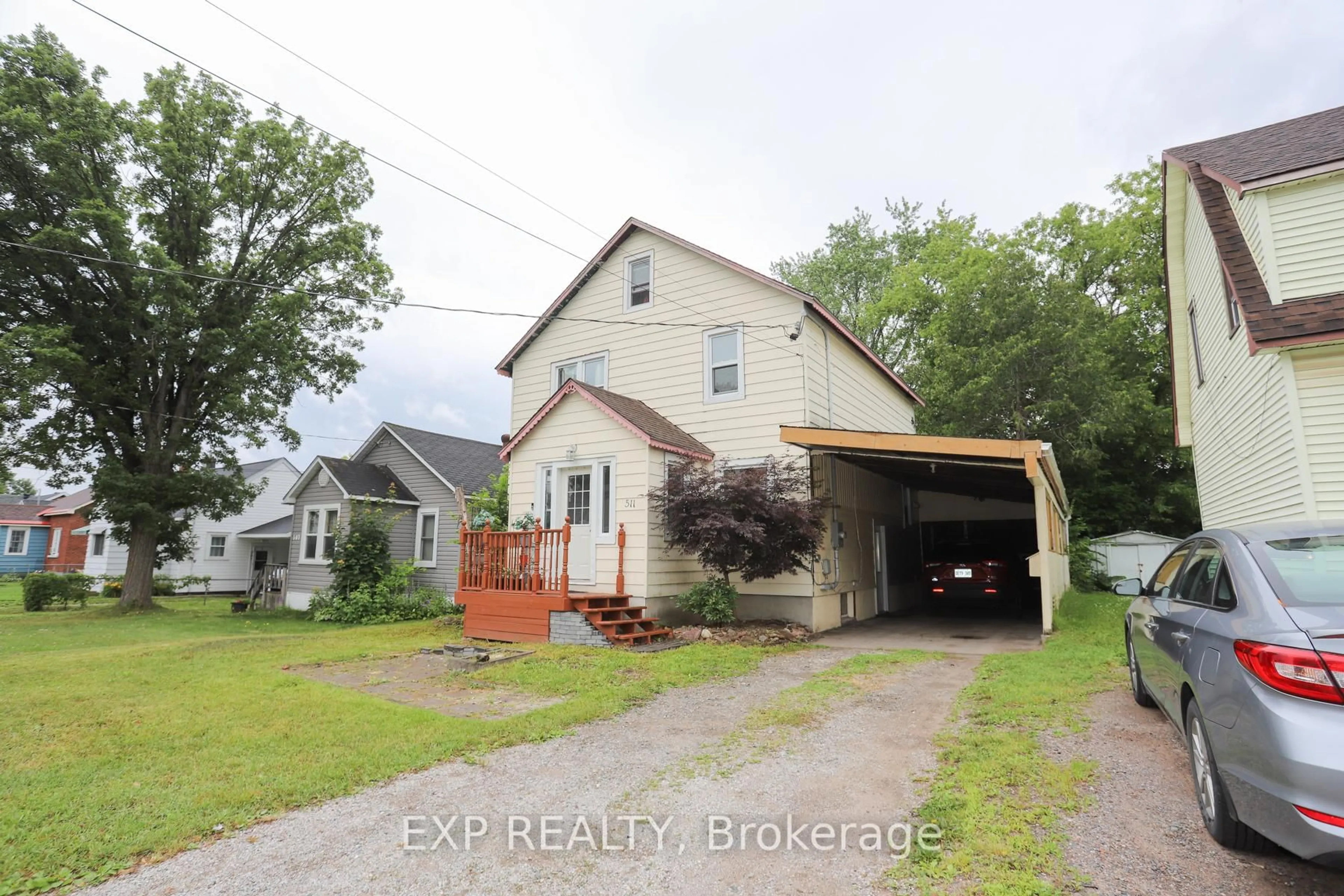A pic from outside/outdoor area/front of a property/back of a property/a pic from drone, building for 511 Morin St, Sault Ste Marie Ontario P6C 3G1