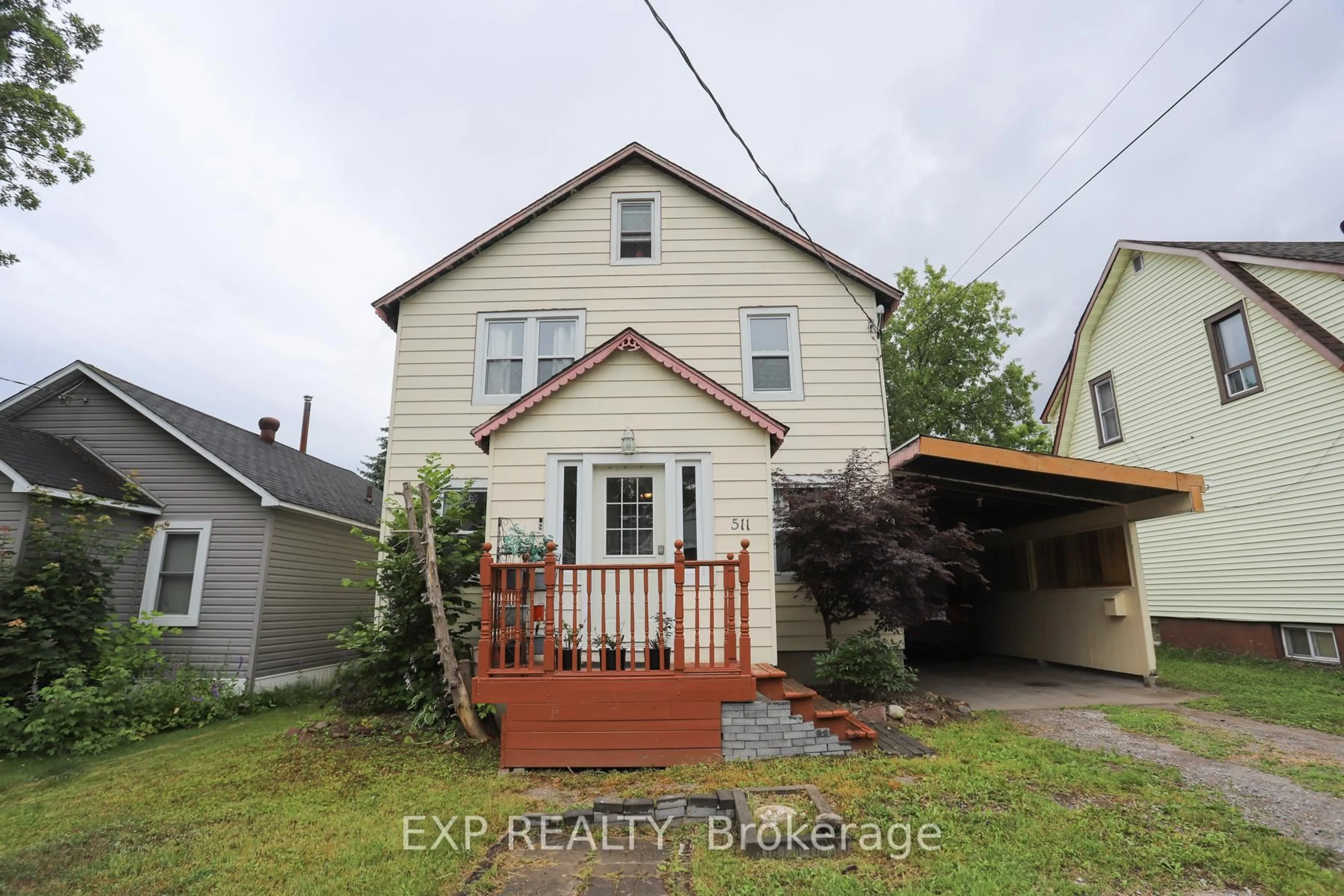 A pic from outside/outdoor area/front of a property/back of a property/a pic from drone, street for 511 Morin St, Sault Ste Marie Ontario P6C 3G1