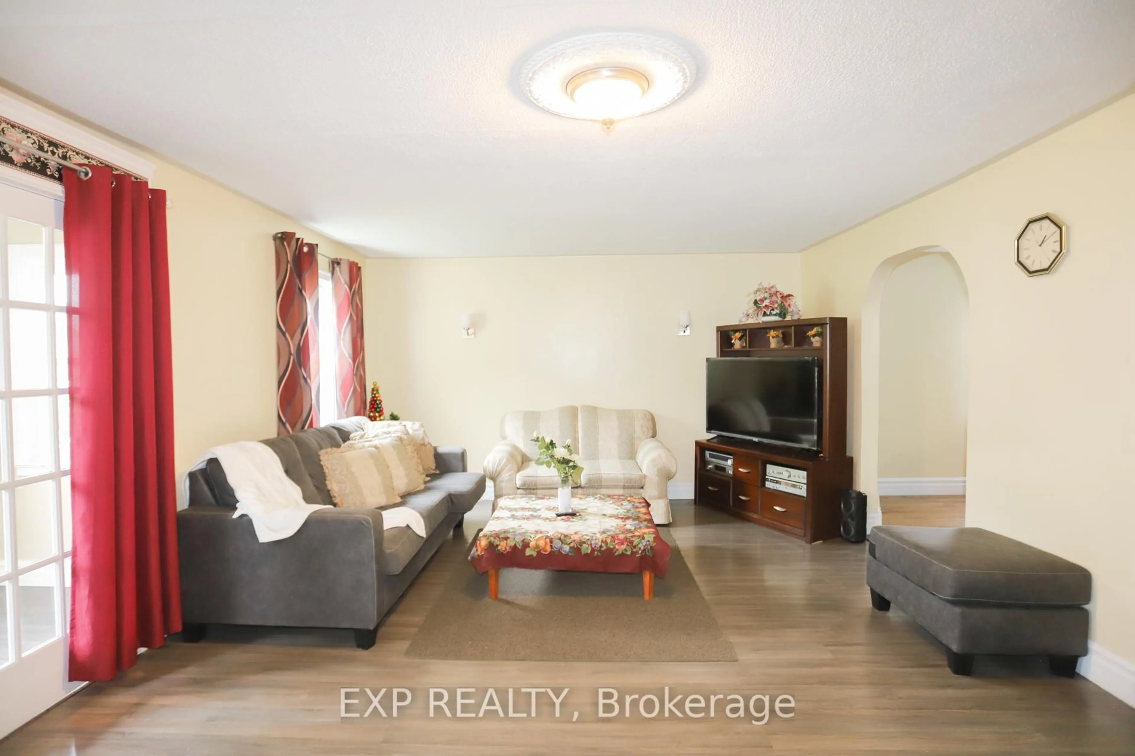Living room with furniture, unknown for 511 Morin St, Sault Ste Marie Ontario P6C 3G1