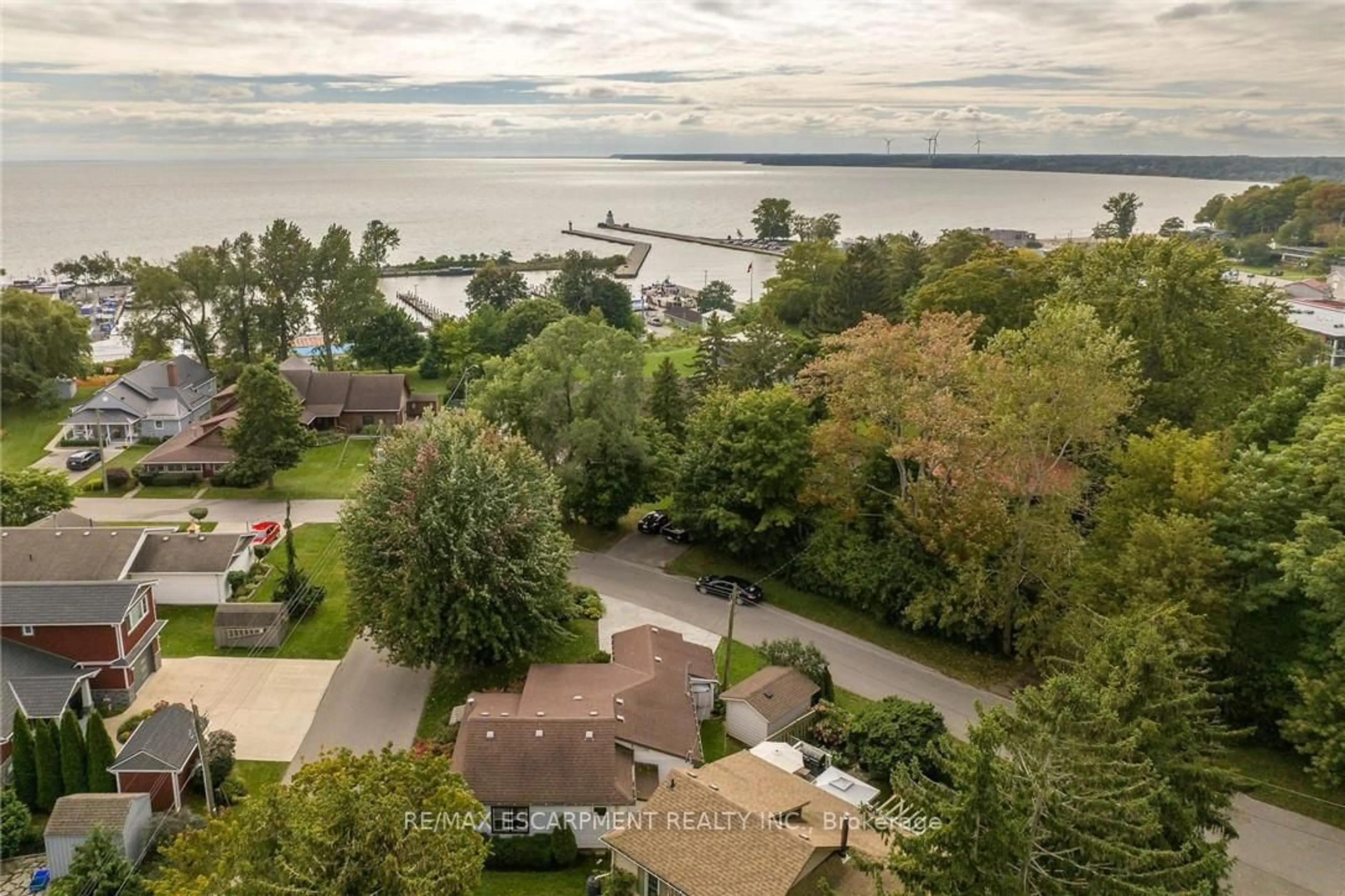 A pic from outside/outdoor area/front of a property/back of a property/a pic from drone, water/lake/river/ocean view for 16 Broad Ave, Norfolk Ontario N0A 1N7