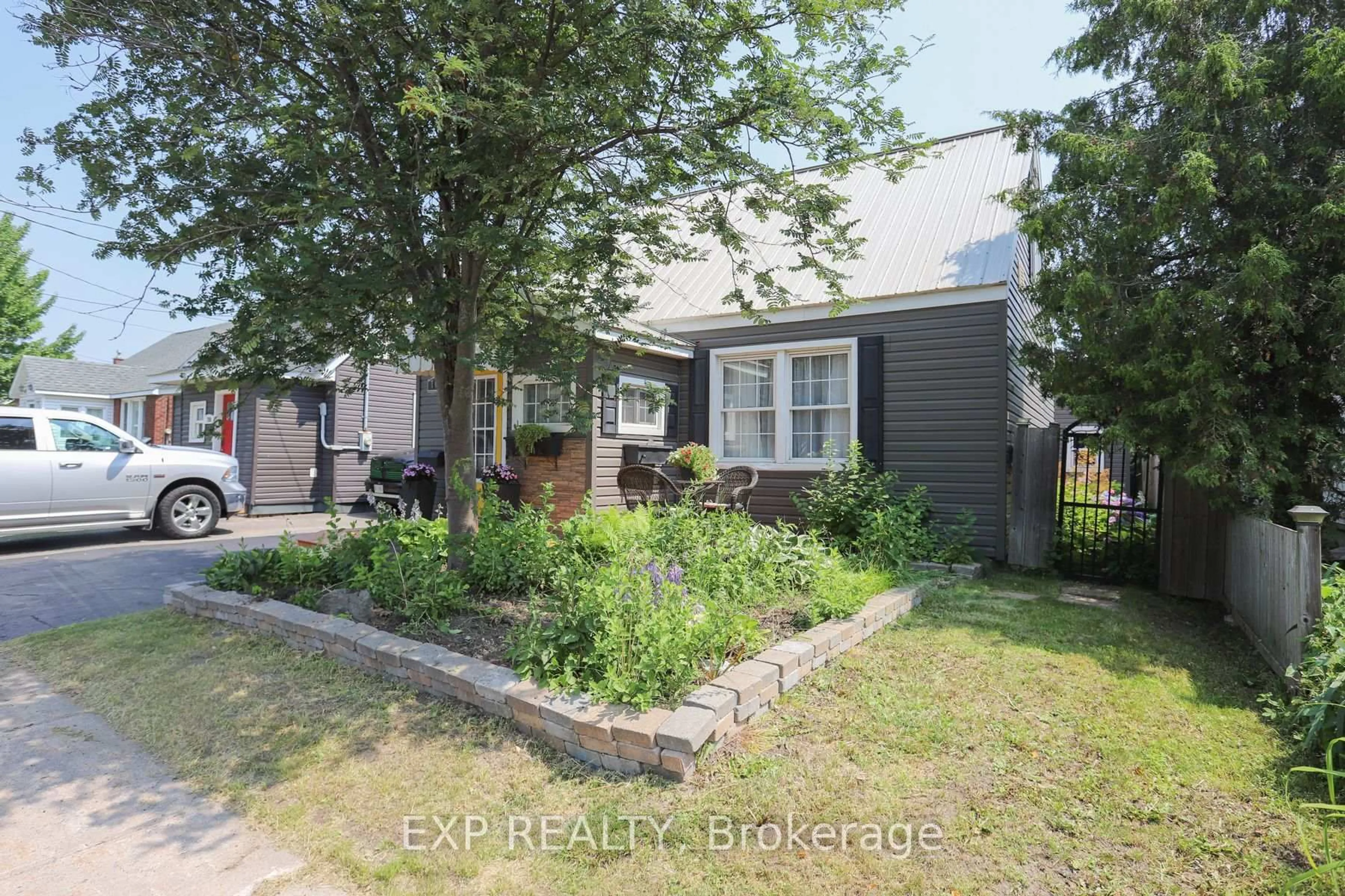 Unknown for 706 Wellington St, Sault Ste Marie Ontario P6C 3V2