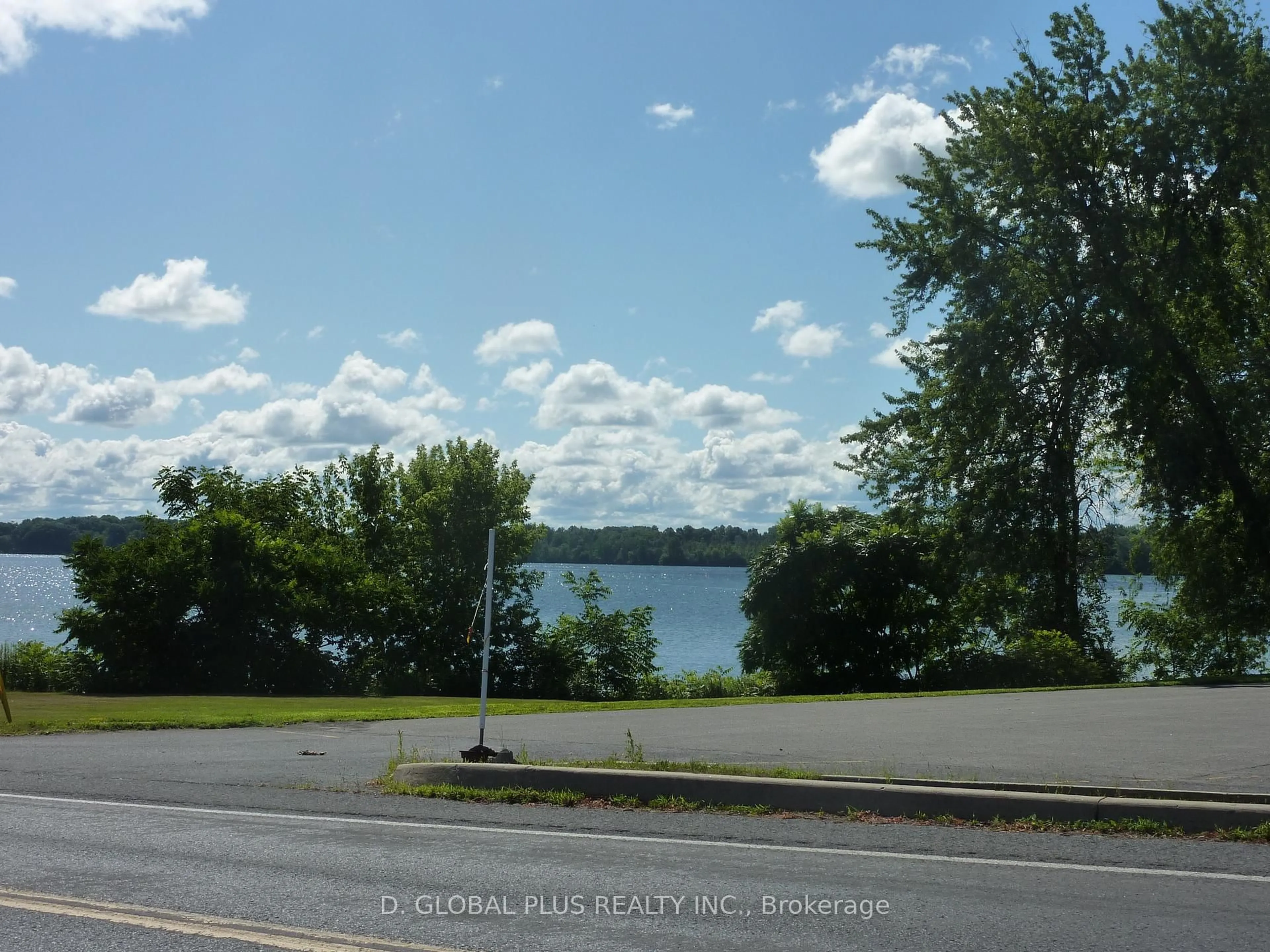 Blurry image for 18317 County Rd 2 Highway, South Glengarry Ontario K6H 5R5