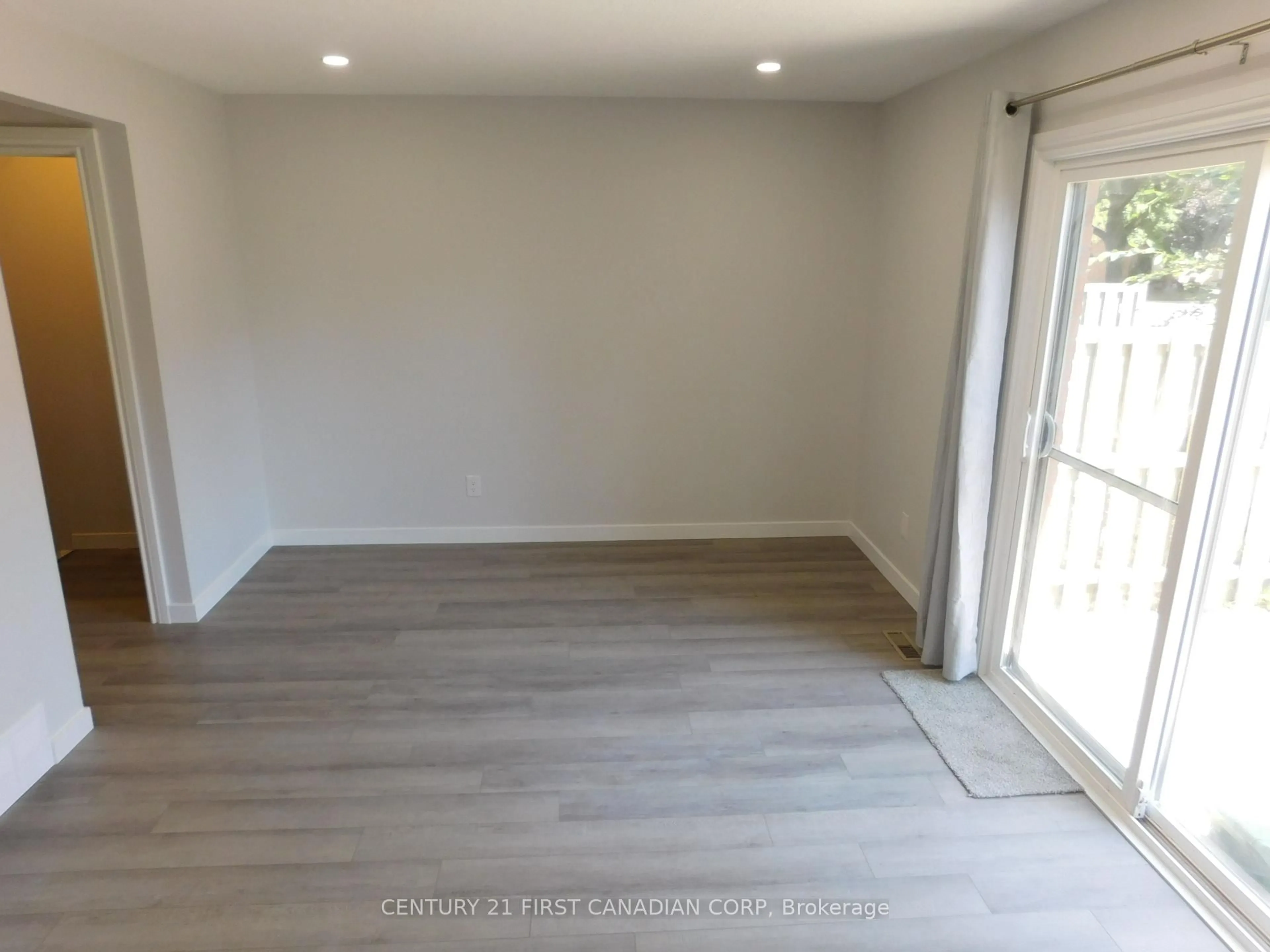 A pic of a room for 114 Pauline Cres #82, London South Ontario N6E 2X6