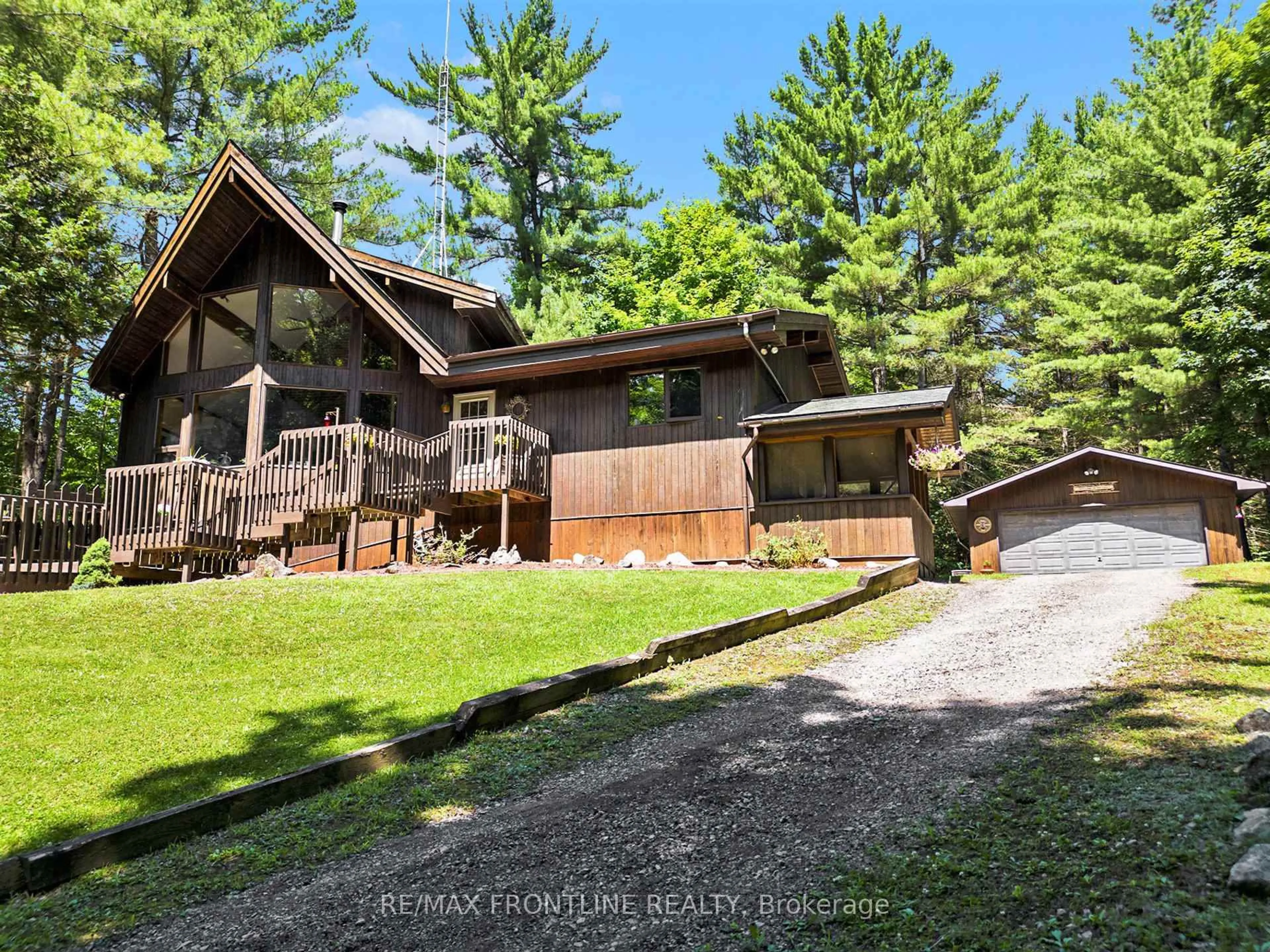 A pic from outside/outdoor area/front of a property/back of a property/a pic from drone, unknown for 327 Lakewood Rd, Perth Ontario K7H 0C7
