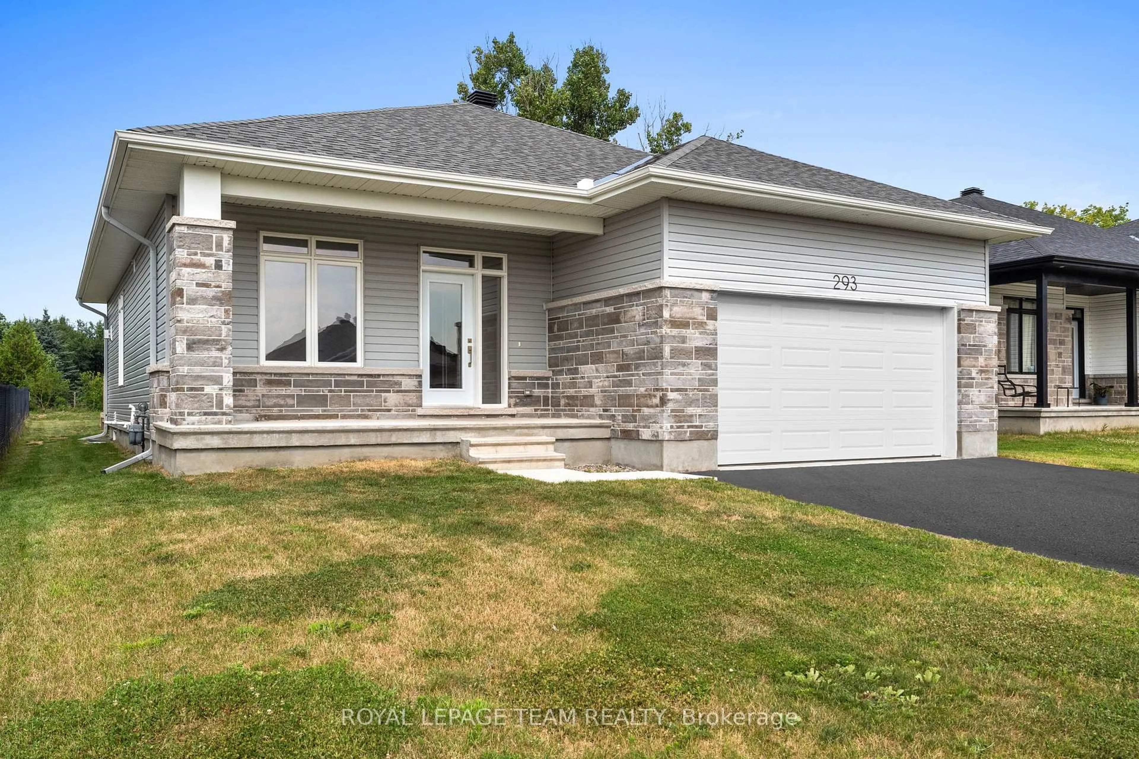 Home with brick exterior material, street for 293 WOOD Ave, Smiths Falls Ontario K7A 5H4