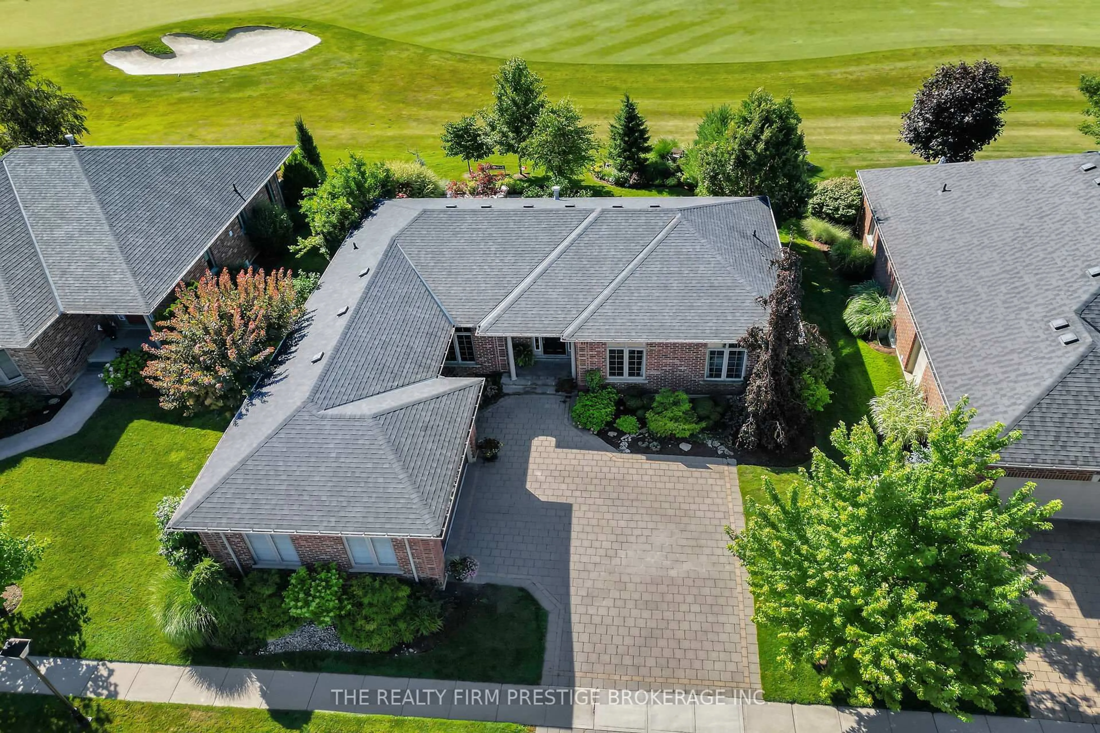 A pic from outside/outdoor area/front of a property/back of a property/a pic from drone, street for 1060 Sandy Somerville Dr, London South Ontario N6K 5R1