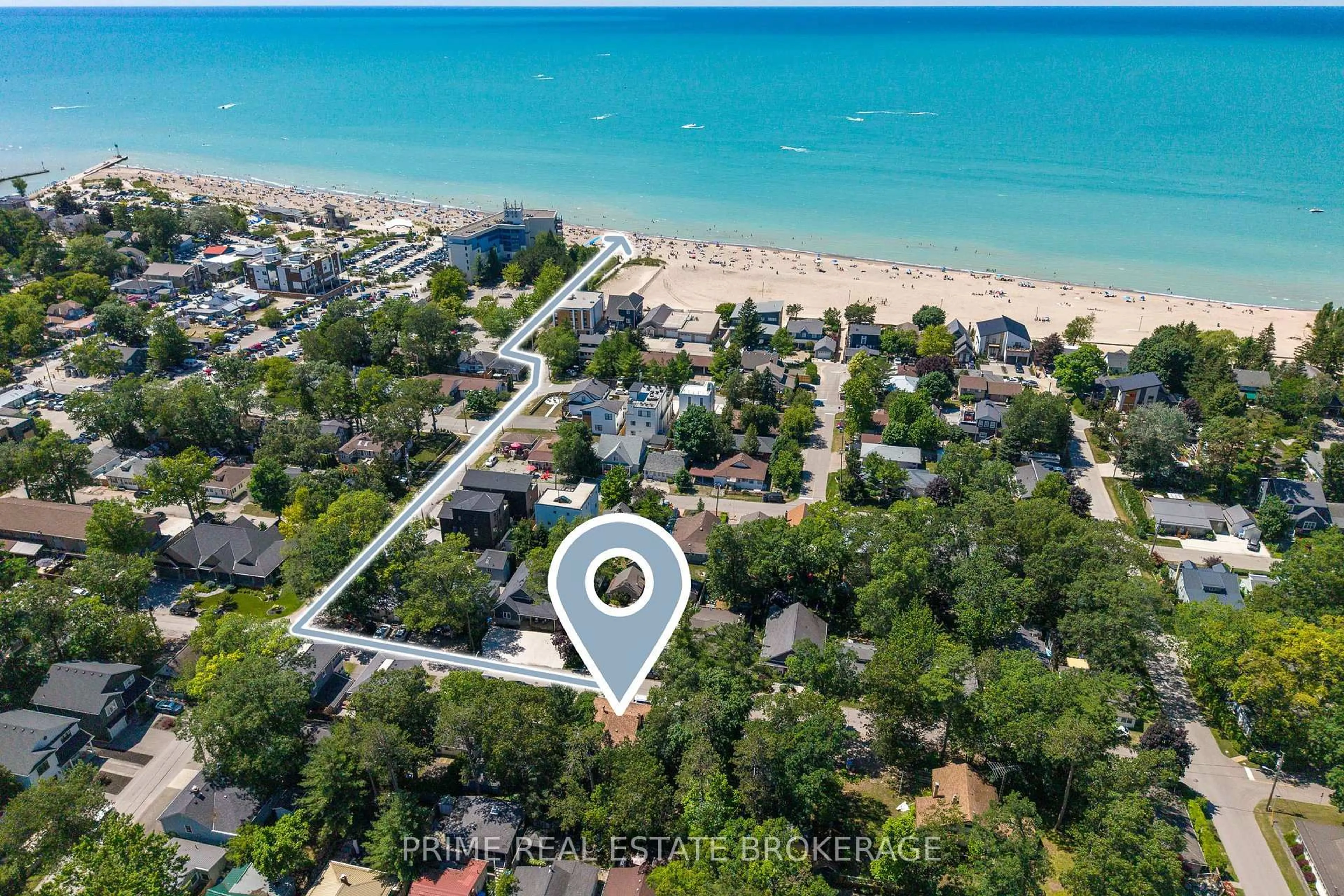 A pic from outside/outdoor area/front of a property/back of a property/a pic from drone, unknown for 28 Woodward Ave, Lambton Shores Ontario N0M 1T0