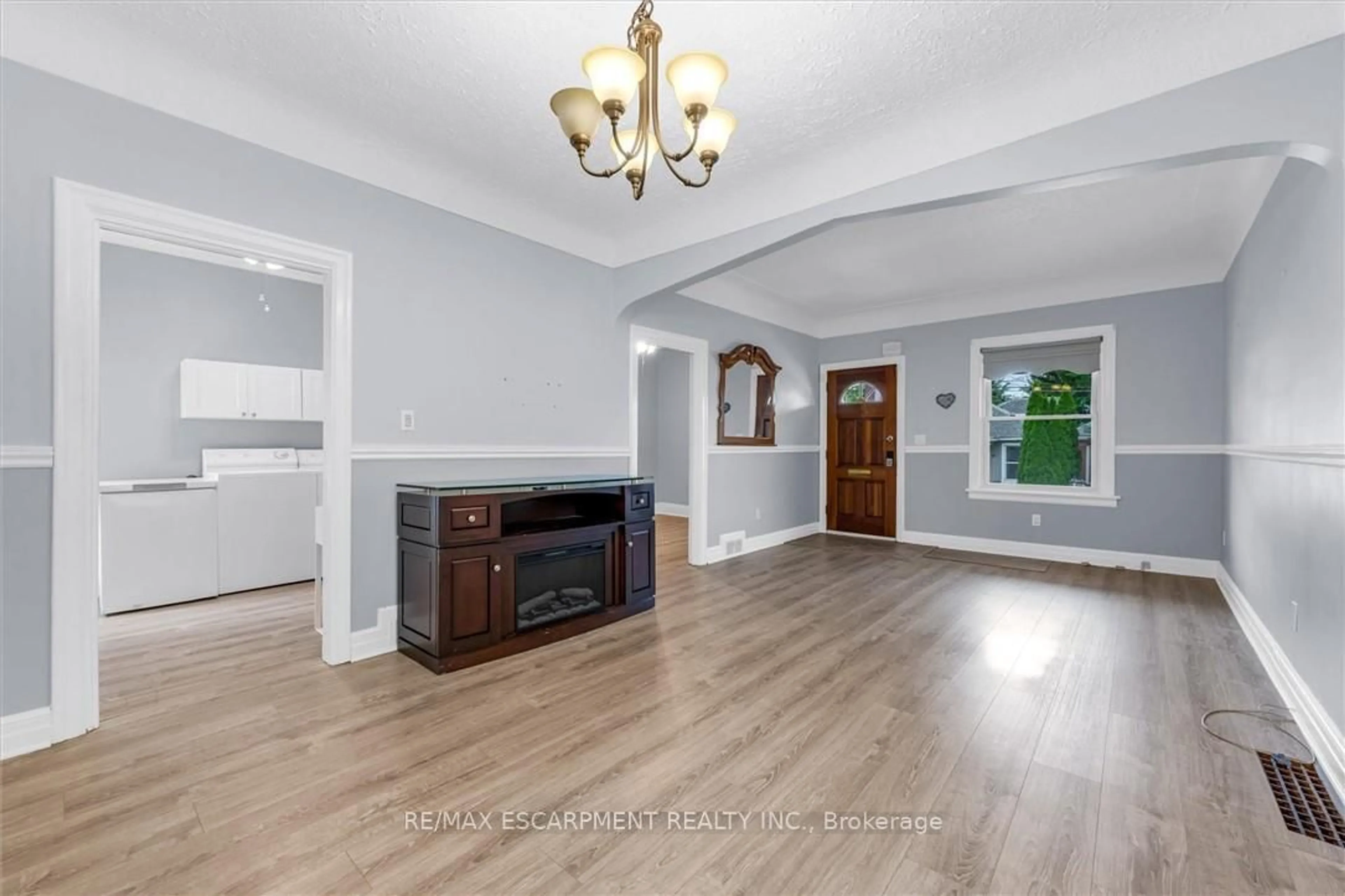 Unknown for 70 Norman St, Hamilton Ontario L8H 4J5