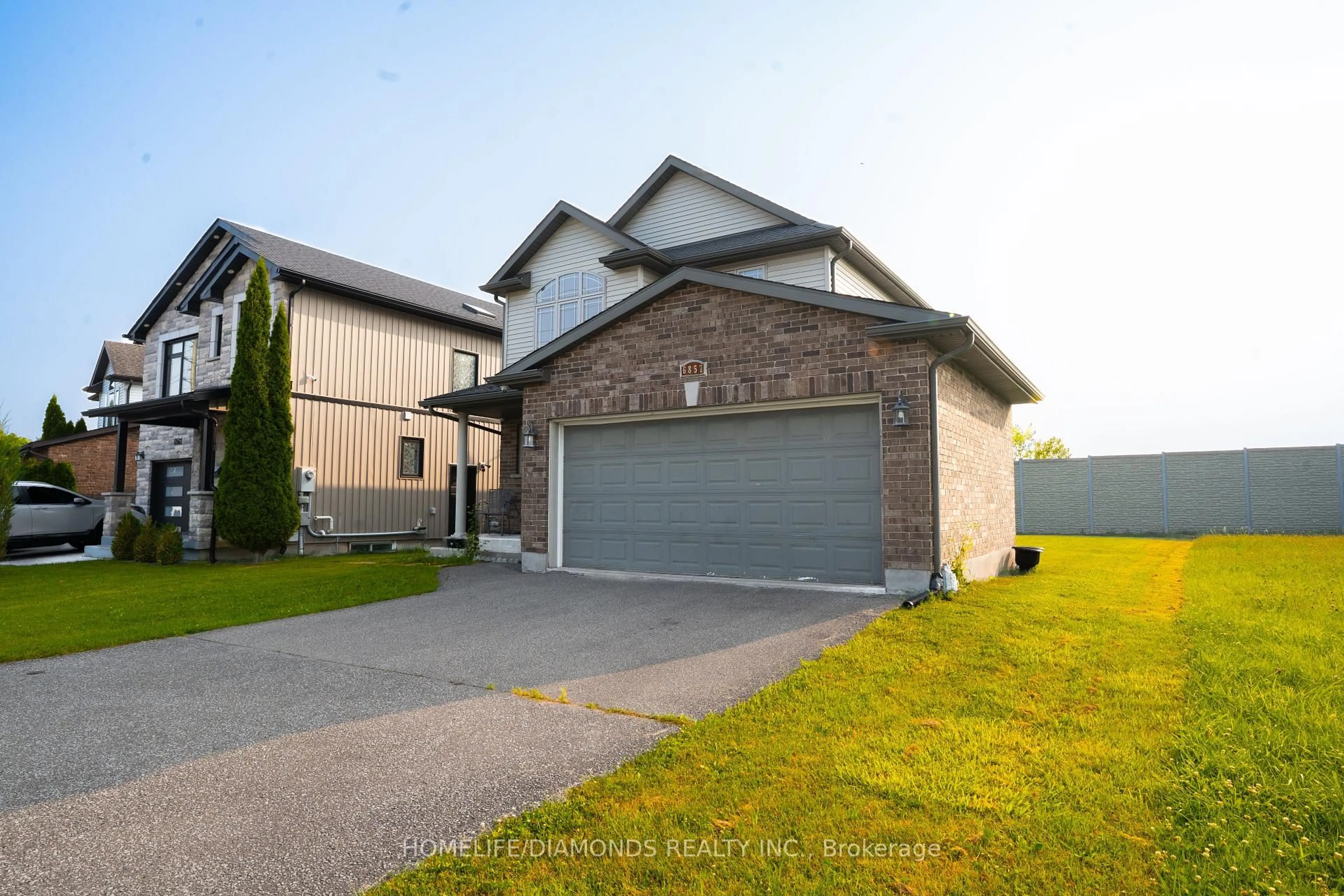 Home with brick exterior material, street for 6857 AILANTHUS Ave, Niagara Falls Ontario L2G 4C6