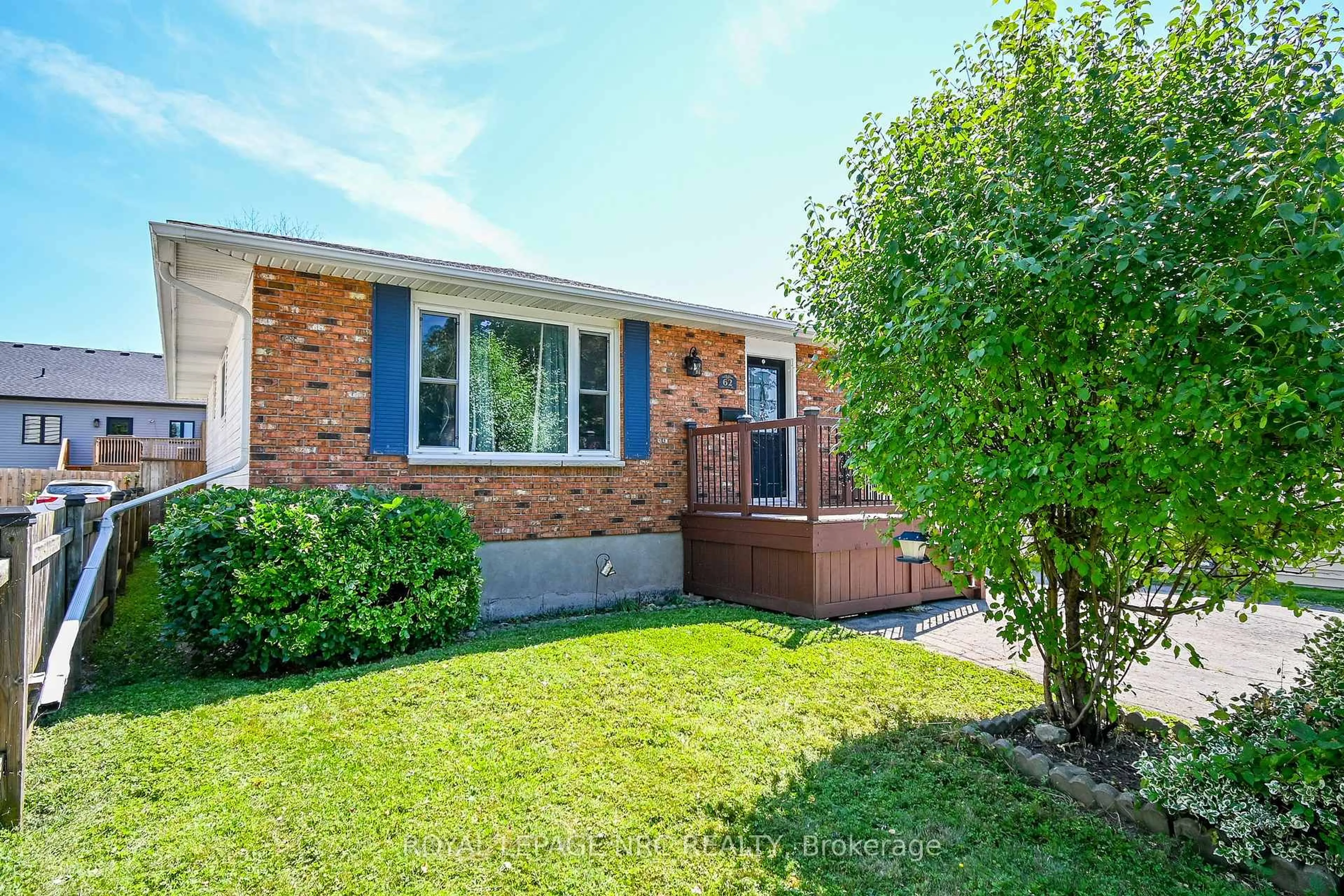 Home with brick exterior material, street for 62 Lillian Pl, Fort Erie Ontario L2A 5M2