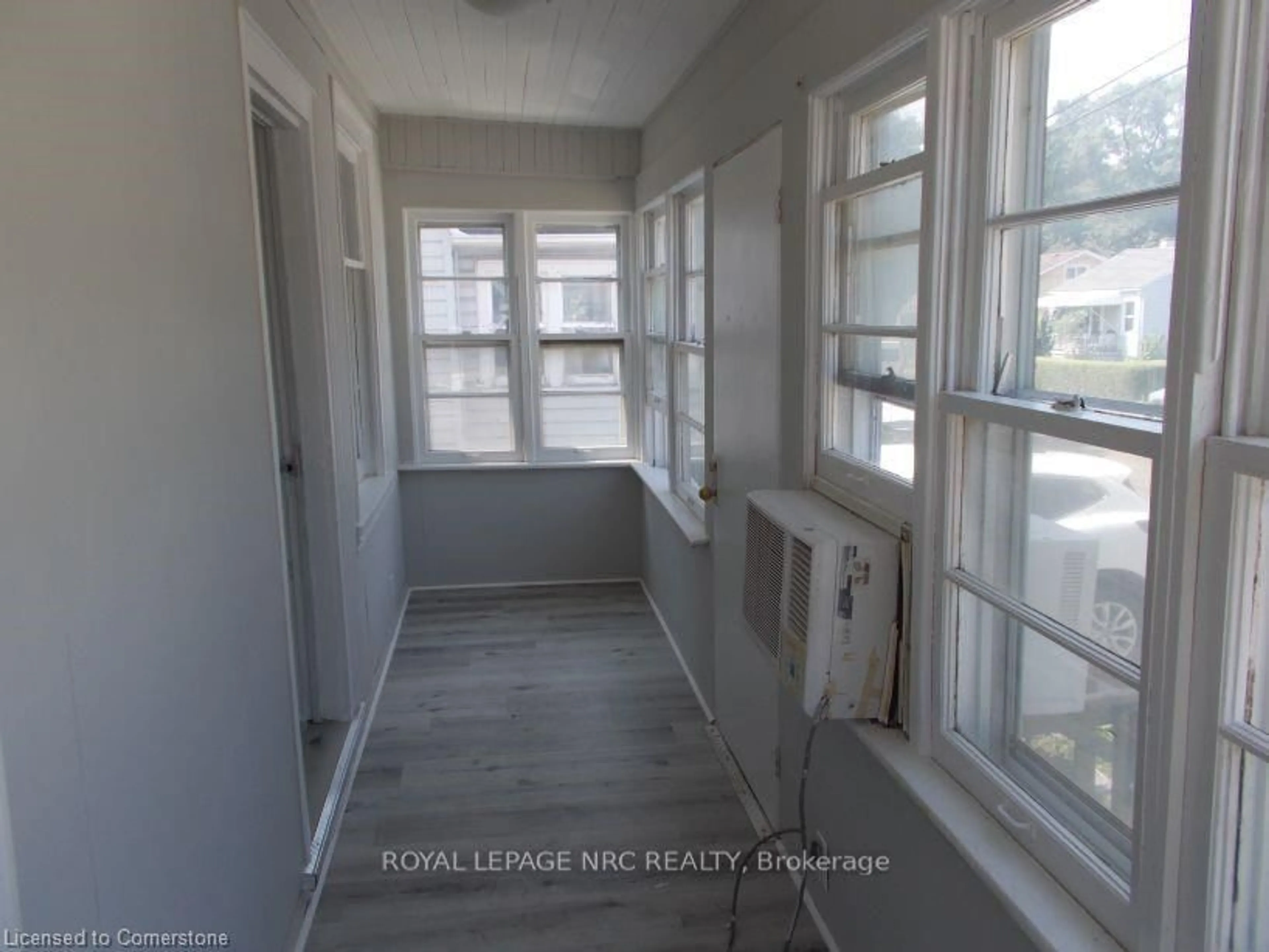Indoor entryway for 30 Dalhousie Ave, Hamilton Ontario L8L 3J5
