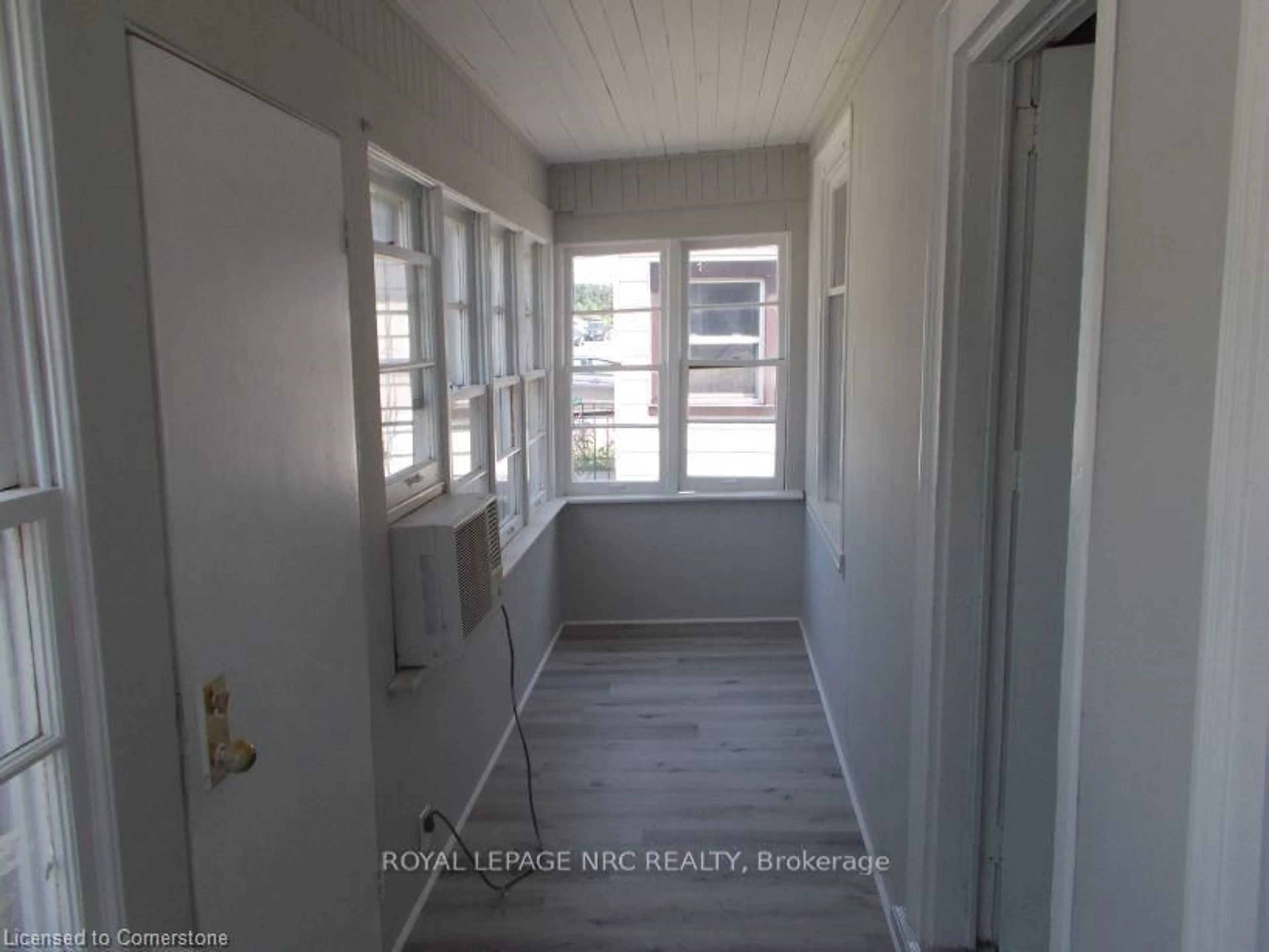 A pic of a room for 30 Dalhousie Ave, Hamilton Ontario L8L 3J5