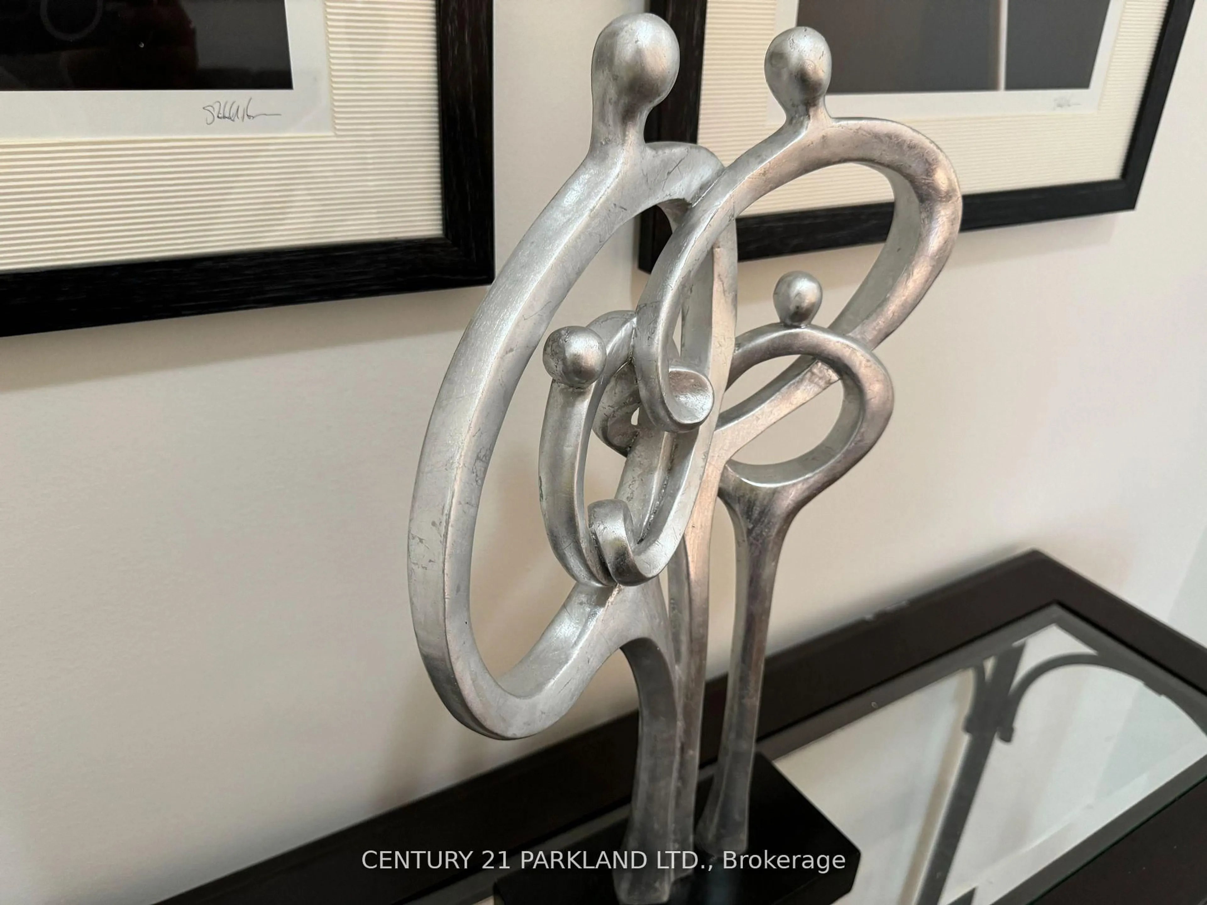 Indoor entryway for 128 Berkshire Dr, Wellington North Ontario N0G 1A0
