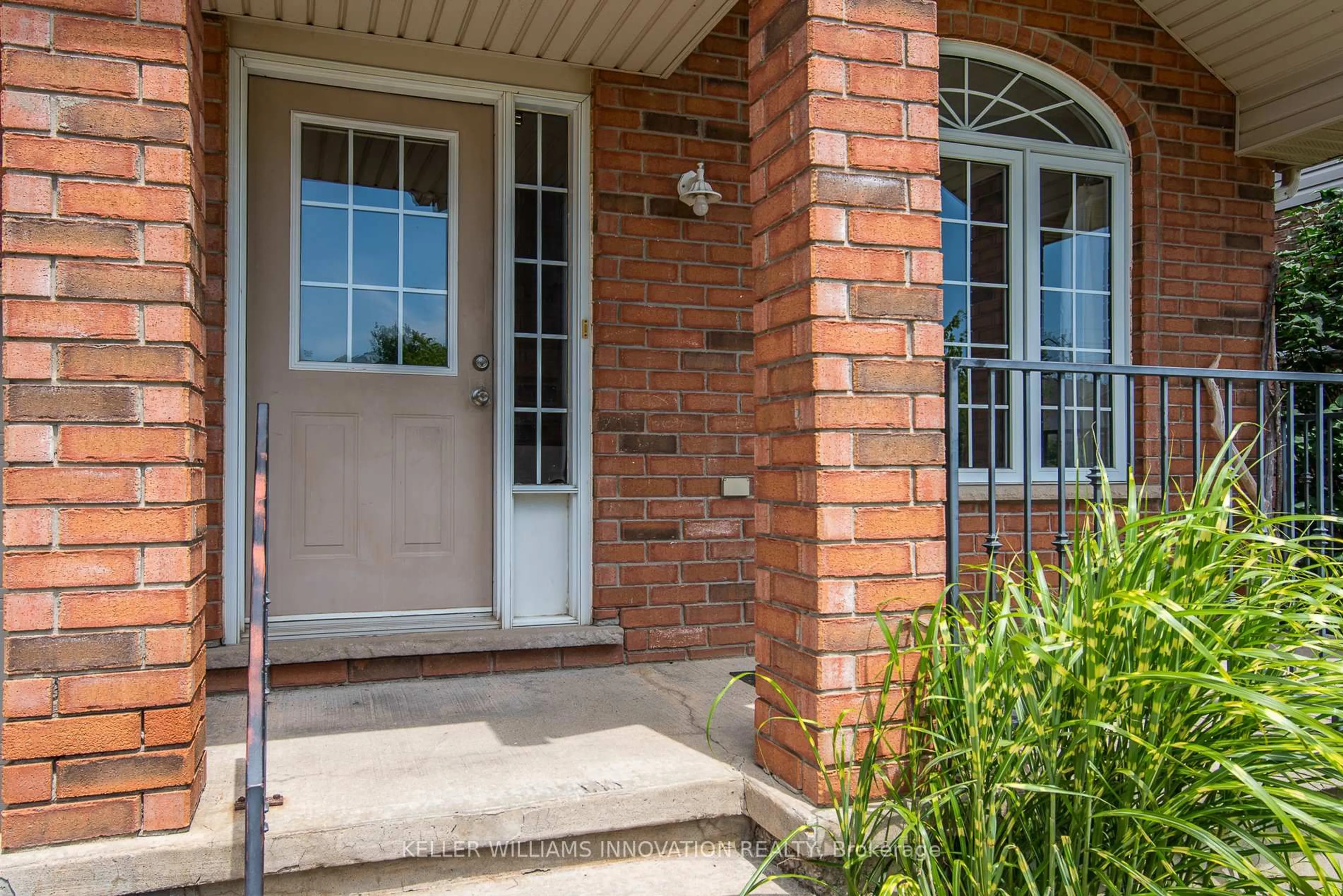 Home with brick exterior material, street for 863 Brandenberg Blvd, Waterloo Ontario N2T 2X6