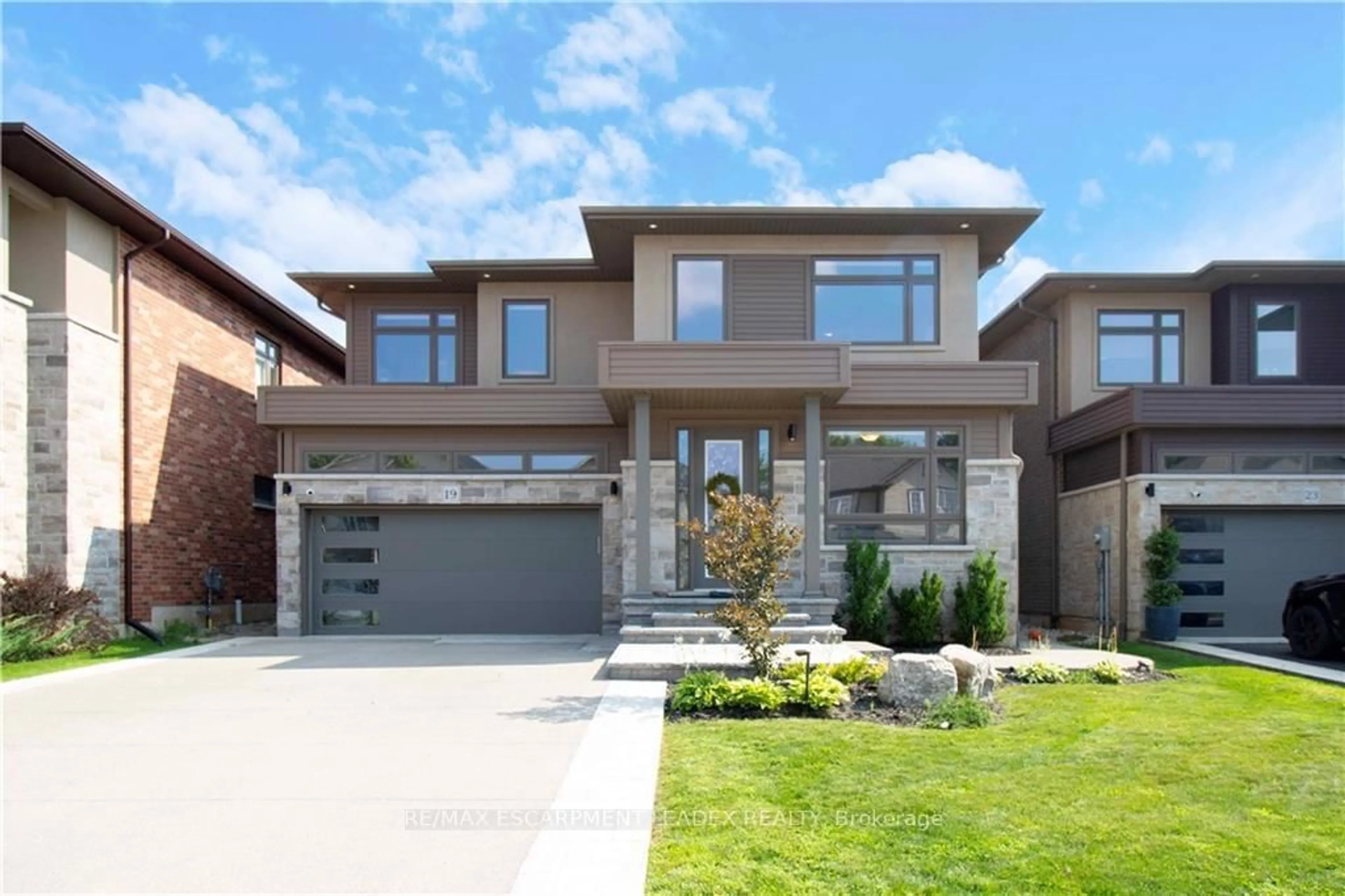 Home with brick exterior material, street for 19 SECINARO Ave, Hamilton Ontario L9G 0C6