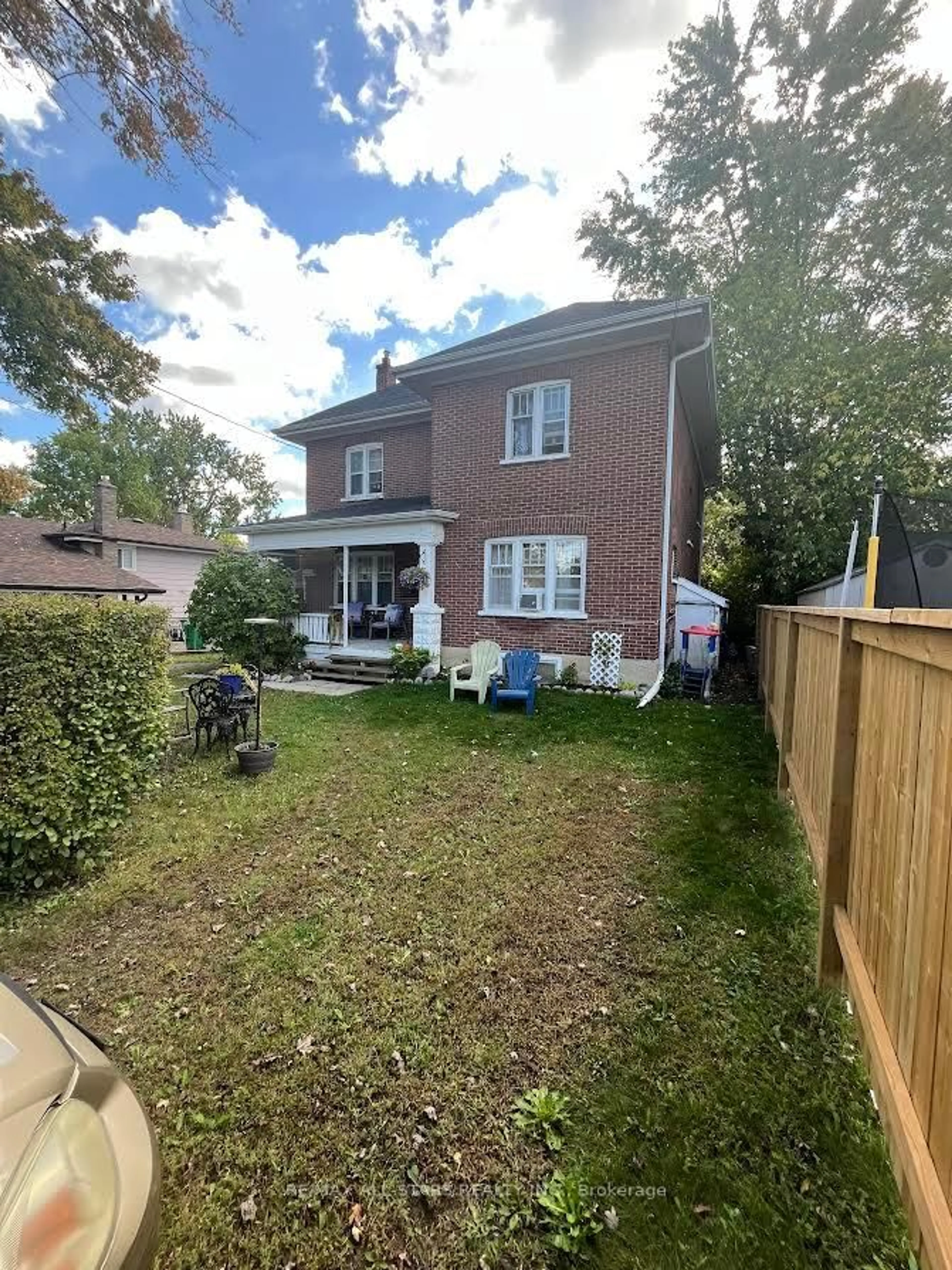 A pic from outside/outdoor area/front of a property/back of a property/a pic from drone, street for 833 Crawford Dr, Peterborough South Ontario K9J 3W9