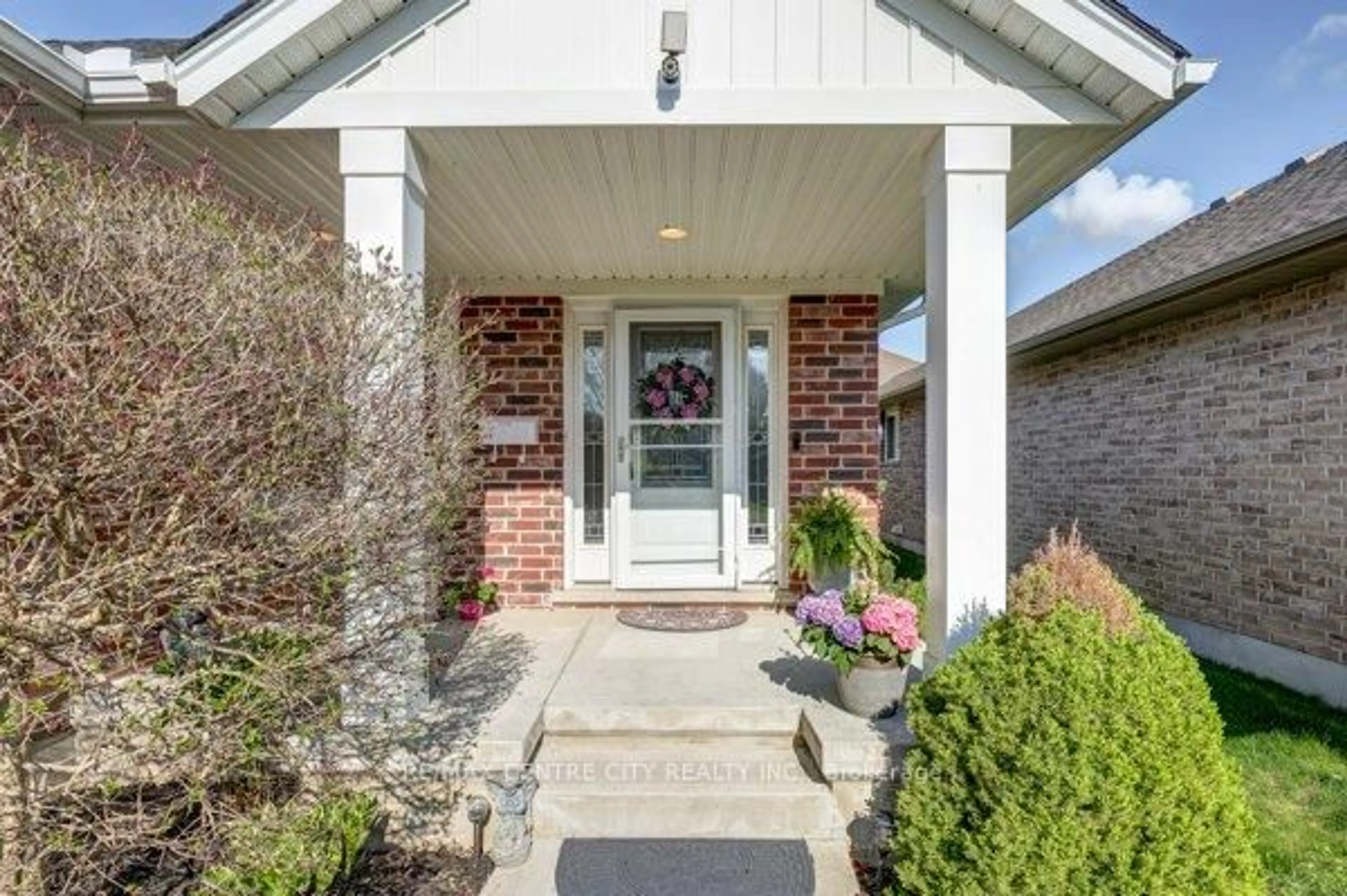 Unknown for 19 Blairmont Terr, St. Thomas Ontario N5R 0E2