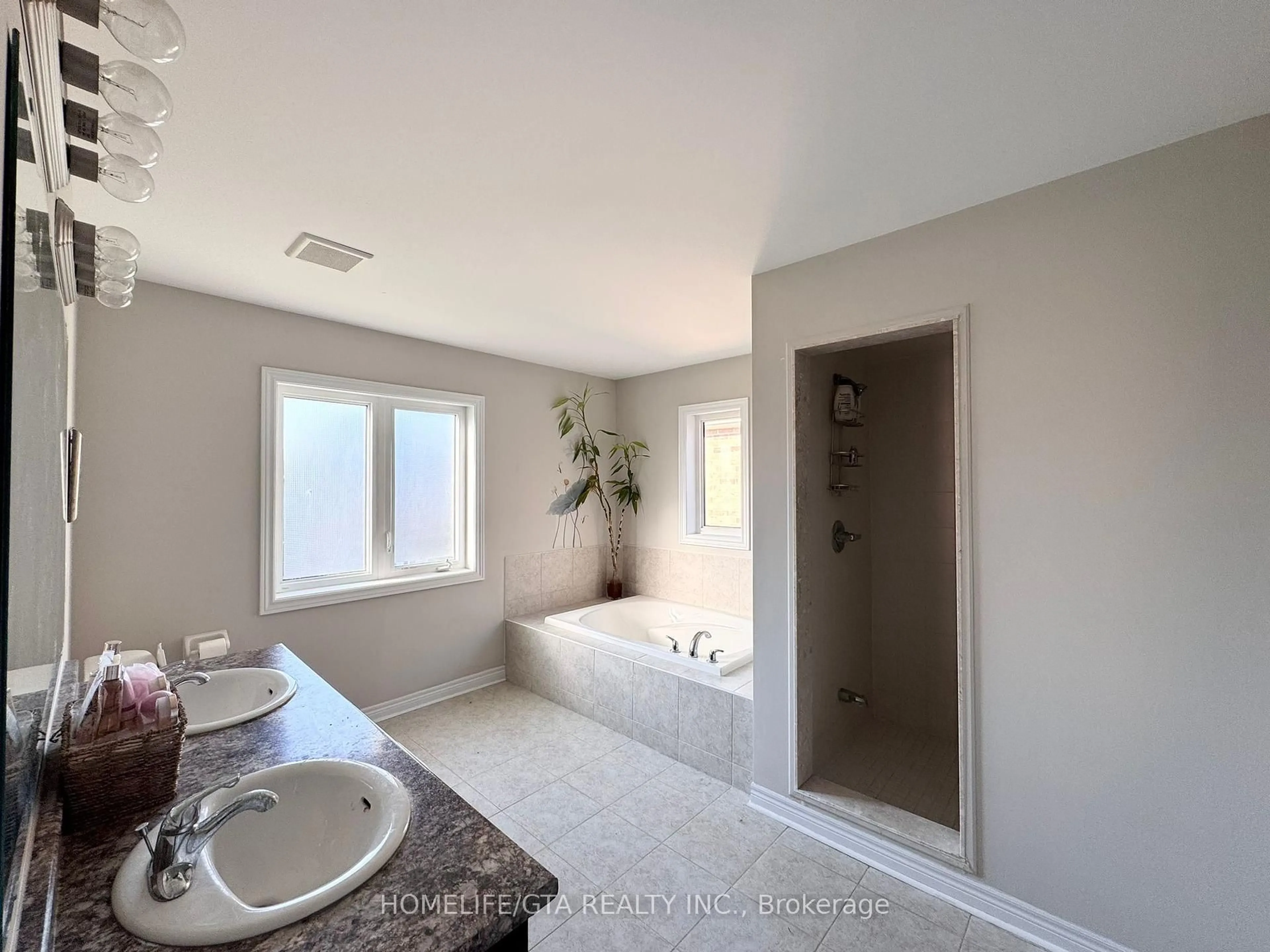 Contemporary bathroom, ceramic/tile floor for 61 Barlow Pl, Brant Ontario N3L 0H1