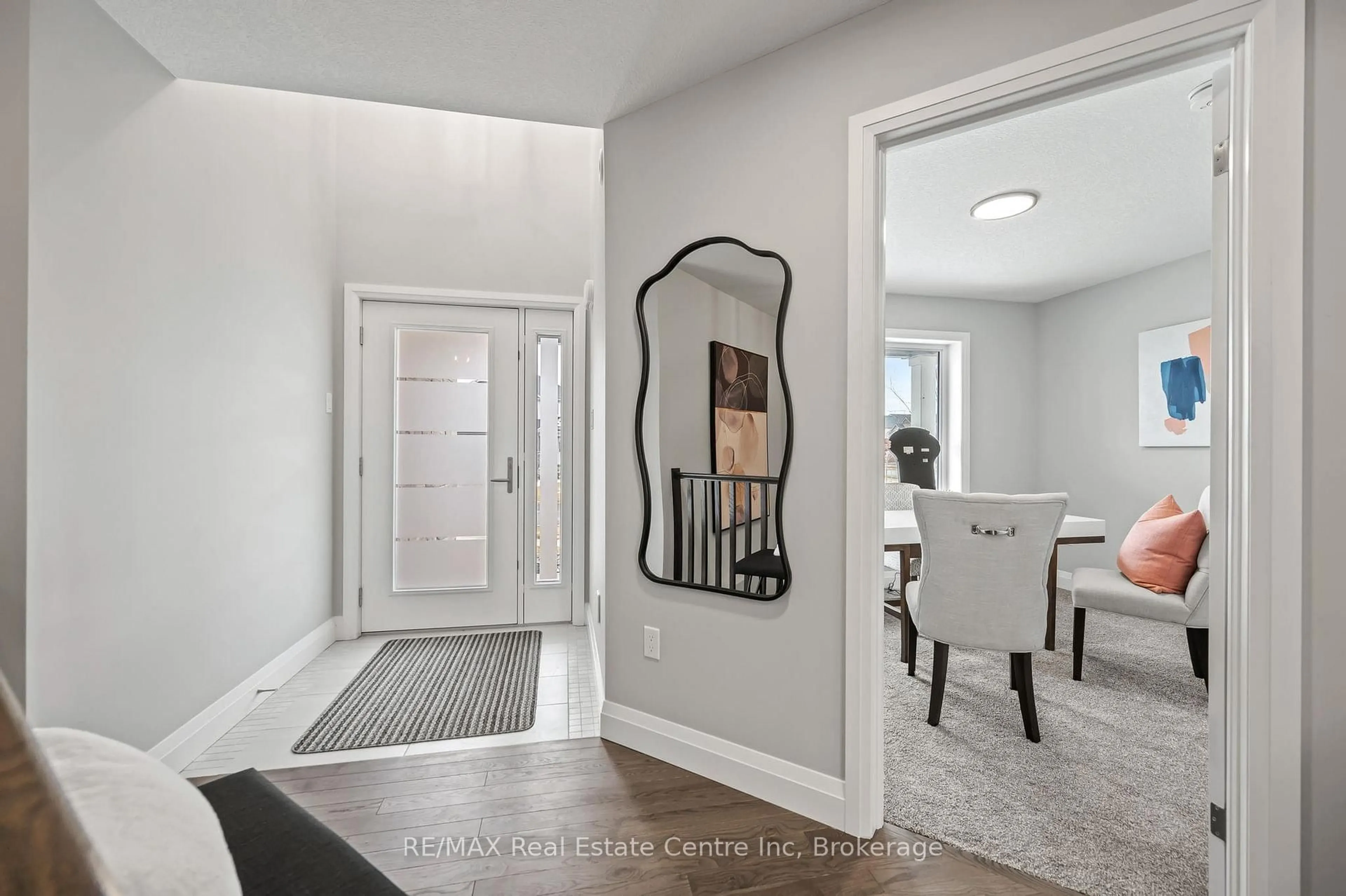 Indoor entryway for 222 Bridge Cres, Minto Ontario N0G 2P0