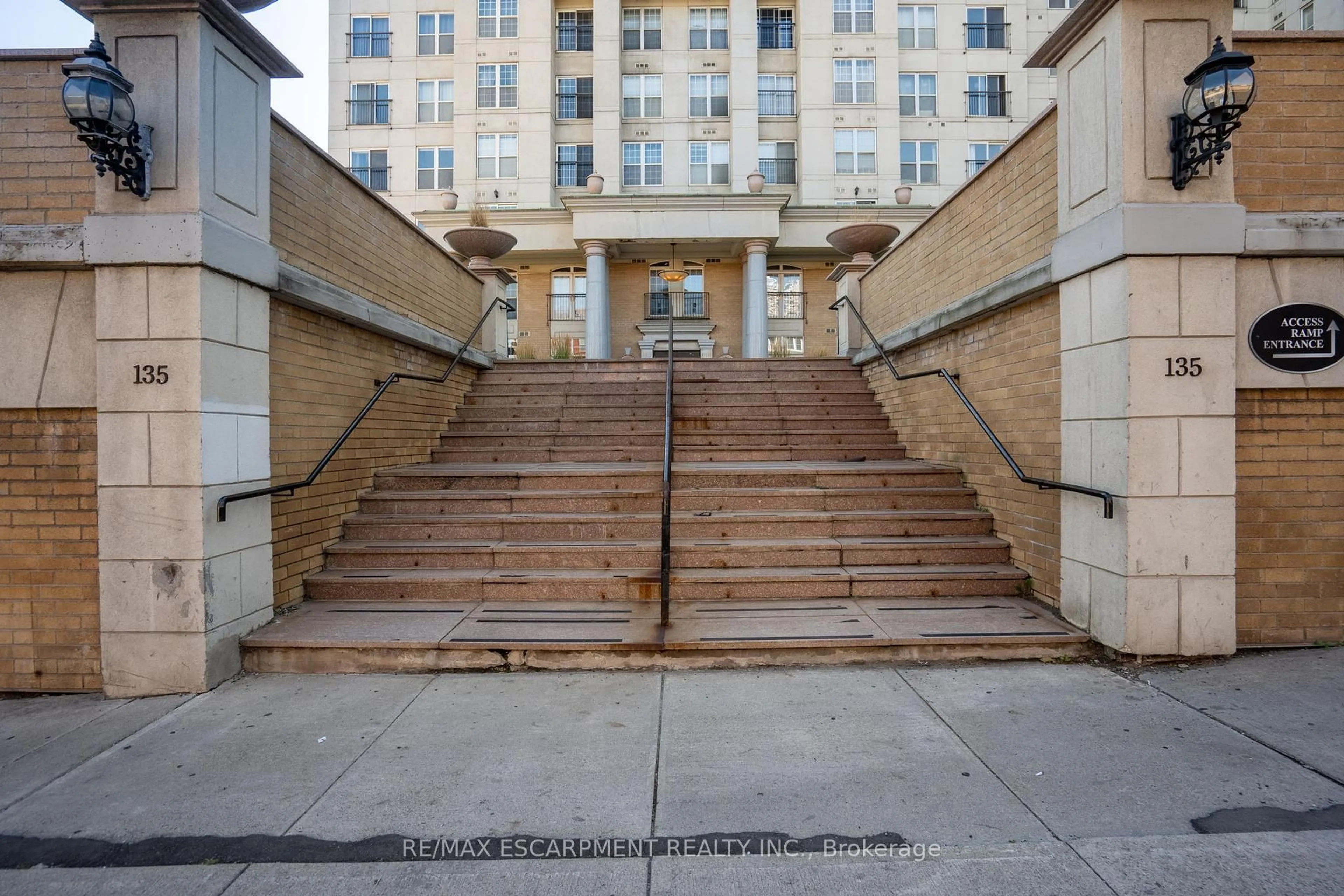 Stairs for 135 James St #612, Hamilton Ontario L8P 2Z6