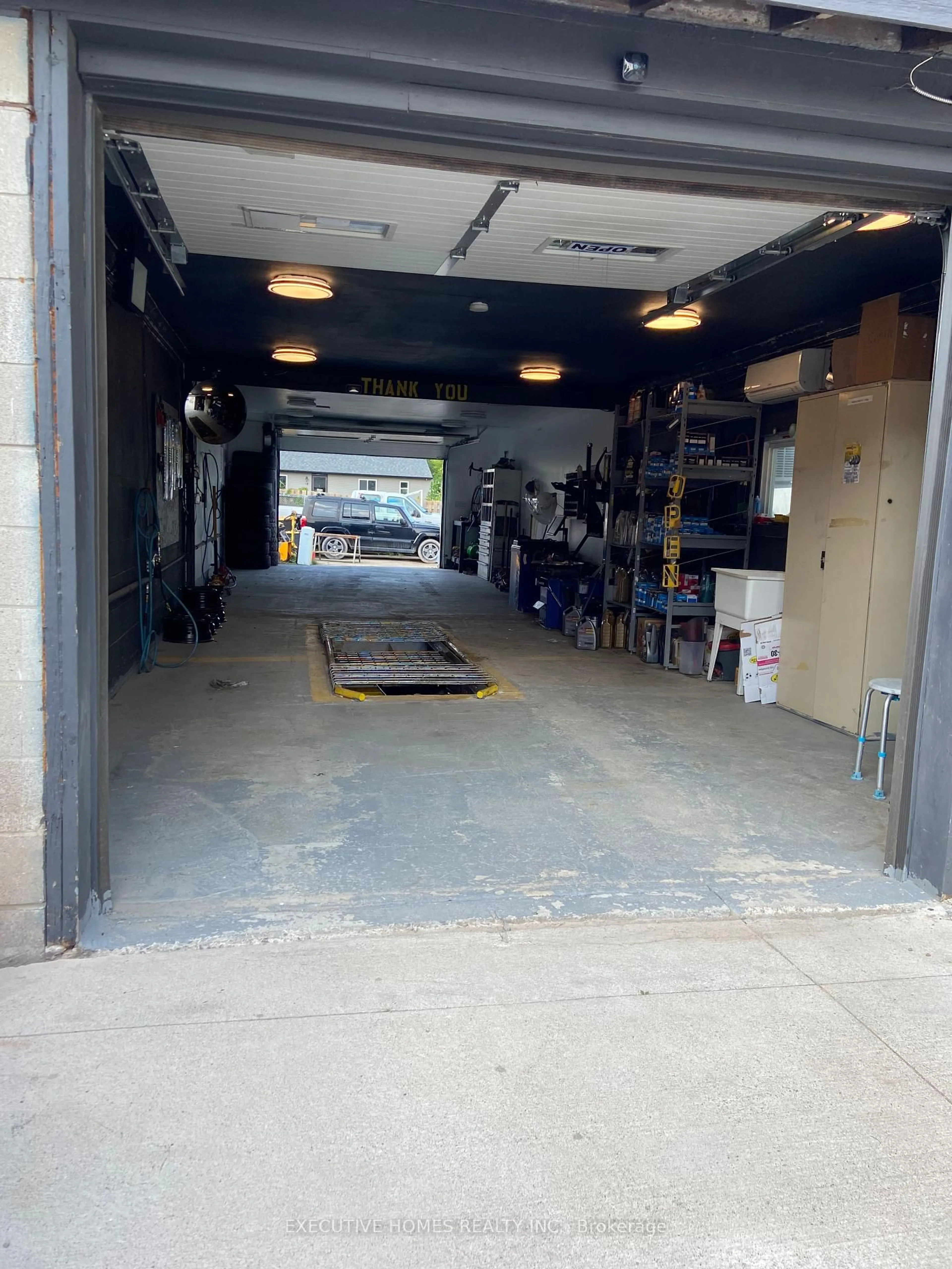 Indoor garage for 793 Barton St, Hamilton Ontario L8E 5L8