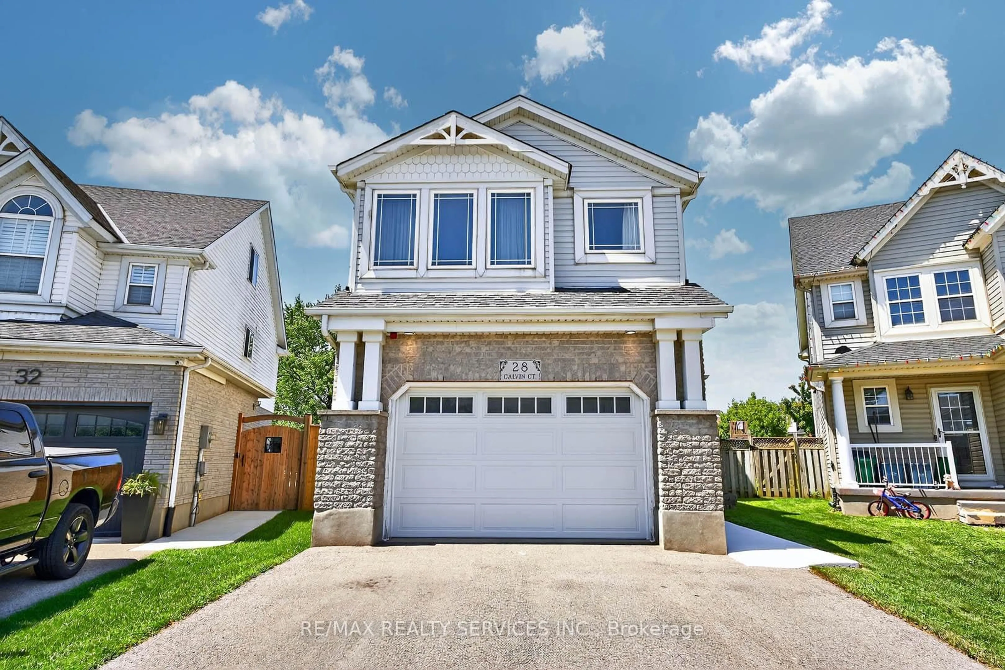 Home with vinyl exterior material, street for 28 Calvin Crt, Cambridge Ontario N3C 4J5