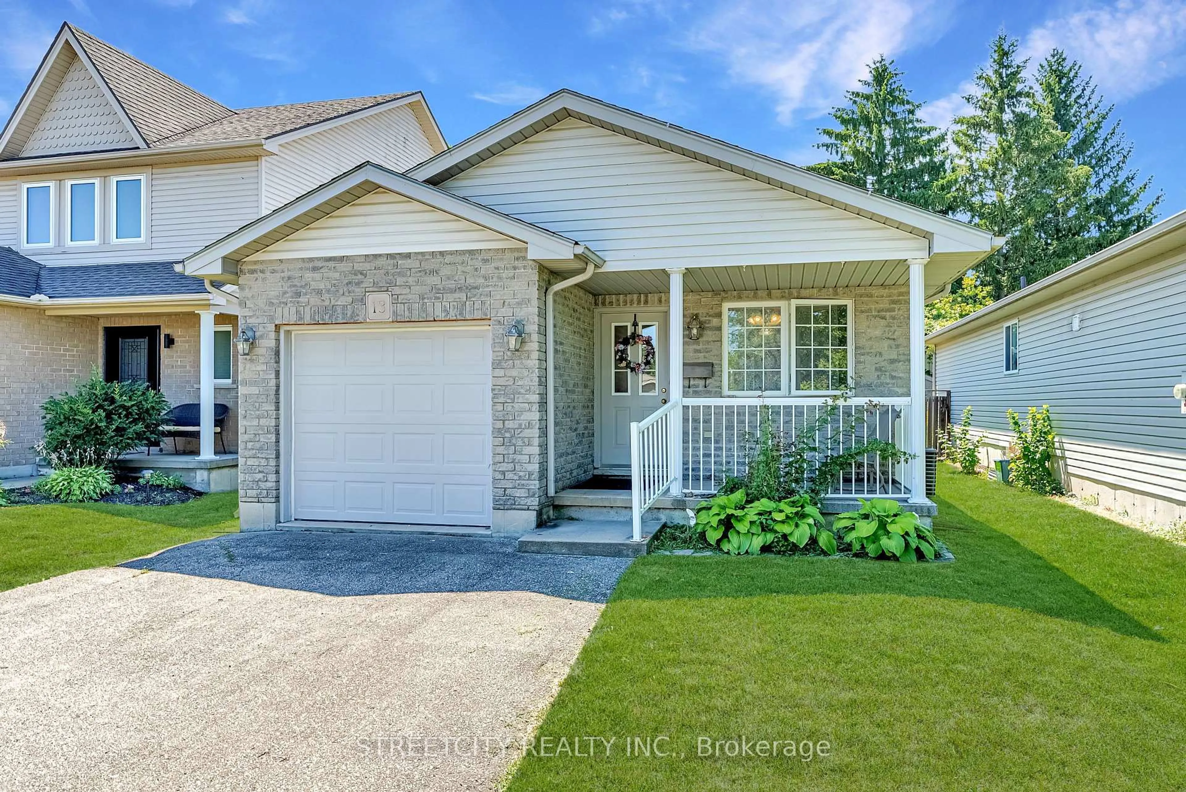 Home with vinyl exterior material, street for 13 CRUSOE Pl, Ingersoll Ontario N5C 4G2