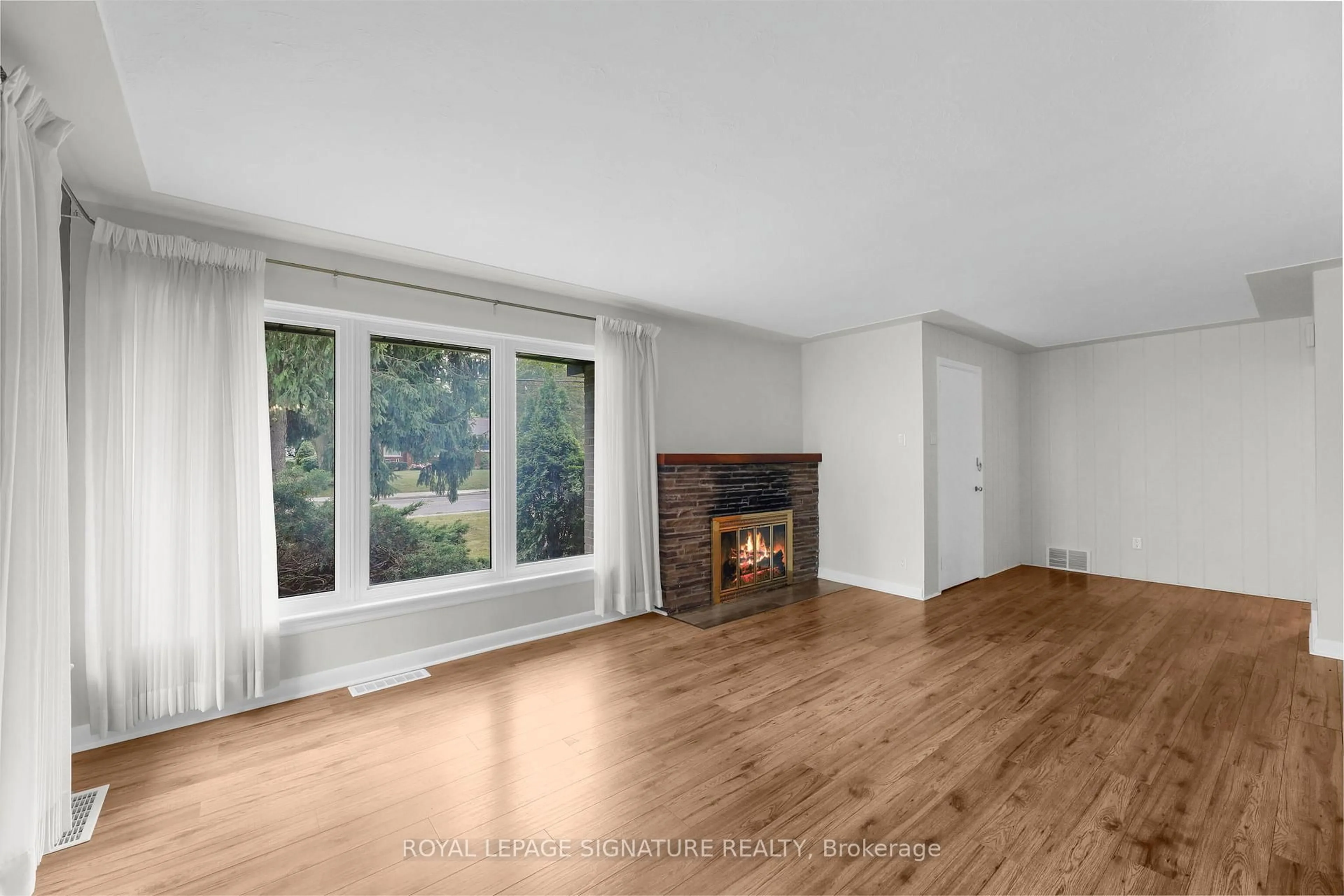 Unknown for 451 Coombs Ave, London North Ontario N8G 1J6