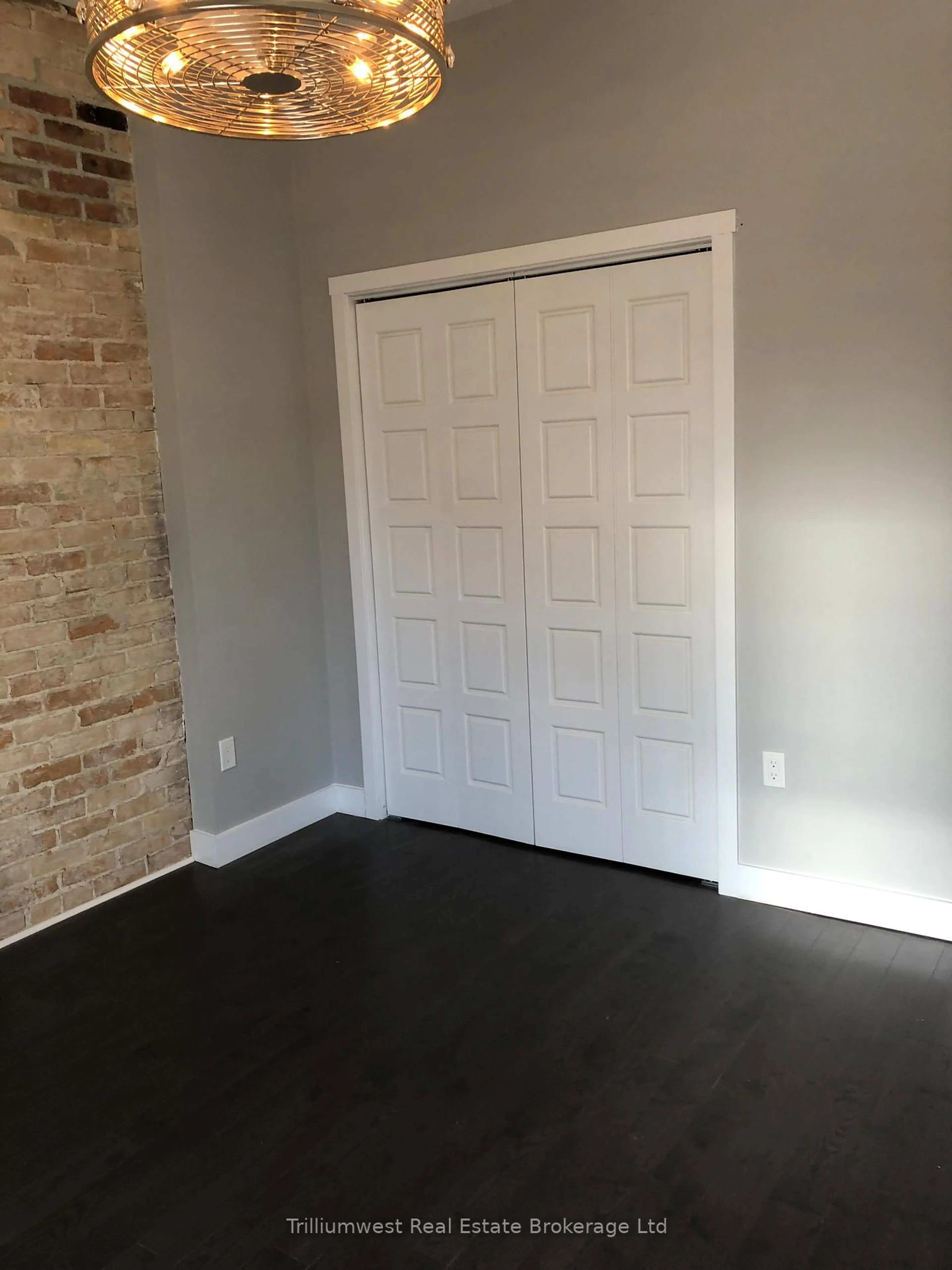 A pic of a room for 552 7th Ave, Hanover Ontario N4N 2J7