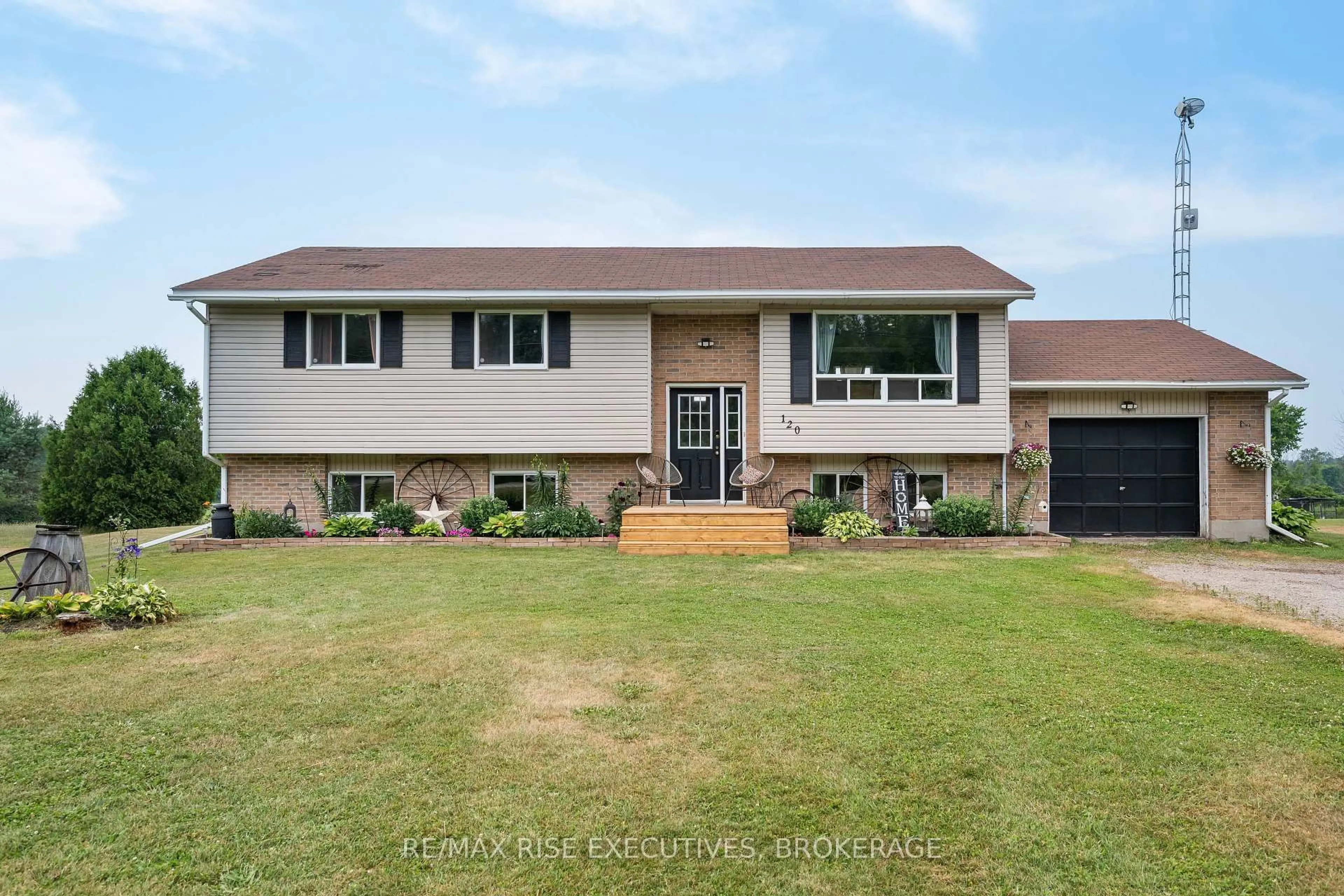 Home with vinyl exterior material, street for 120 Ballycanoe Rd, Front of Yonge Ontario K0E 1R0
