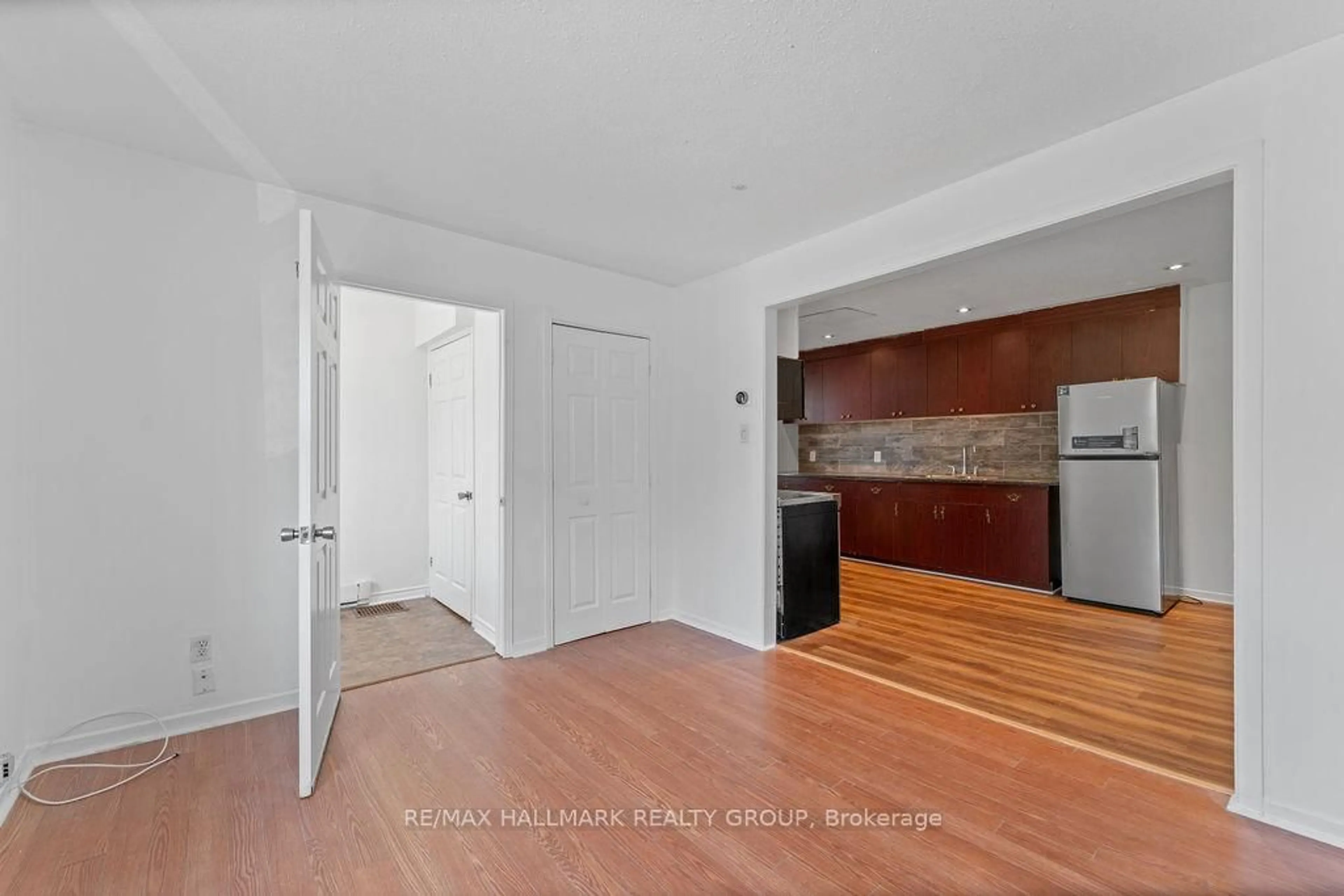 A pic of a room for 291 Richelieu Ave, Ottawa Ontario K1L 6K1